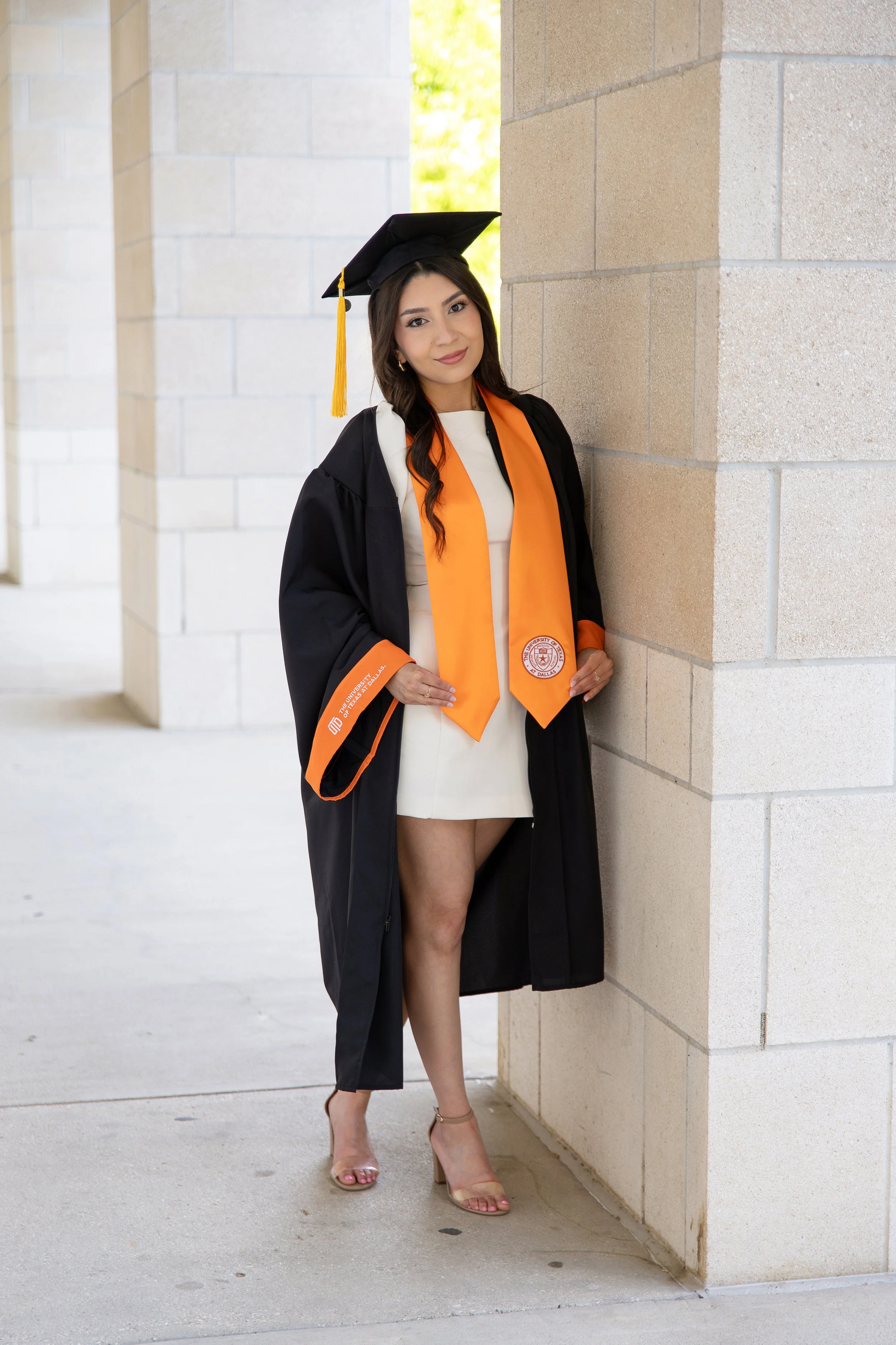 RS_Lesly_UTD_GradSession_DFWPhotographer_TeddyGiles-22.jpg