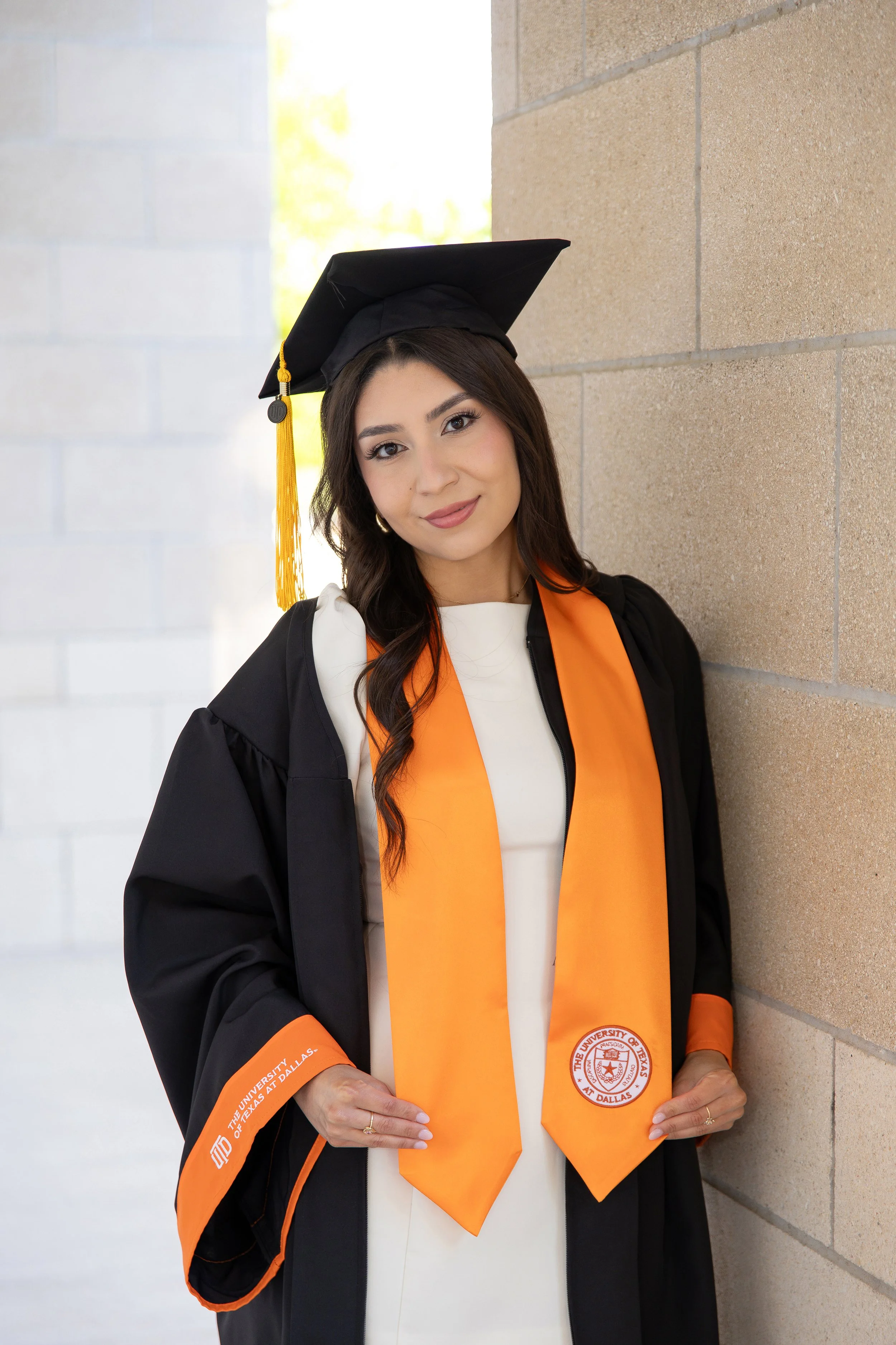 RS_Lesly_UTD_GradSession_DFWPhotographer_TeddyGiles-23.jpg