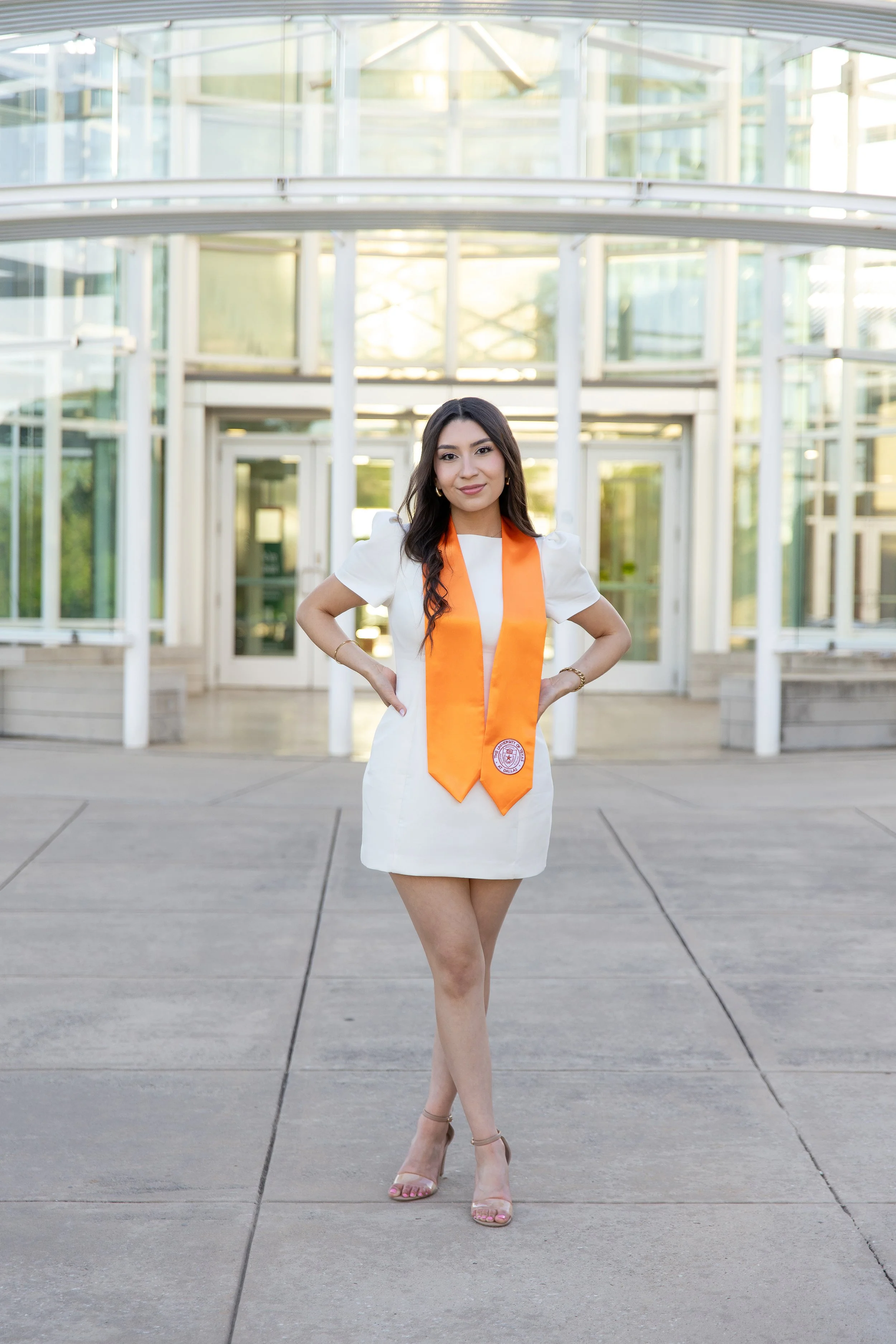 RS_Lesly_UTD_GradSession_DFWPhotographer_TeddyGiles-35.jpg