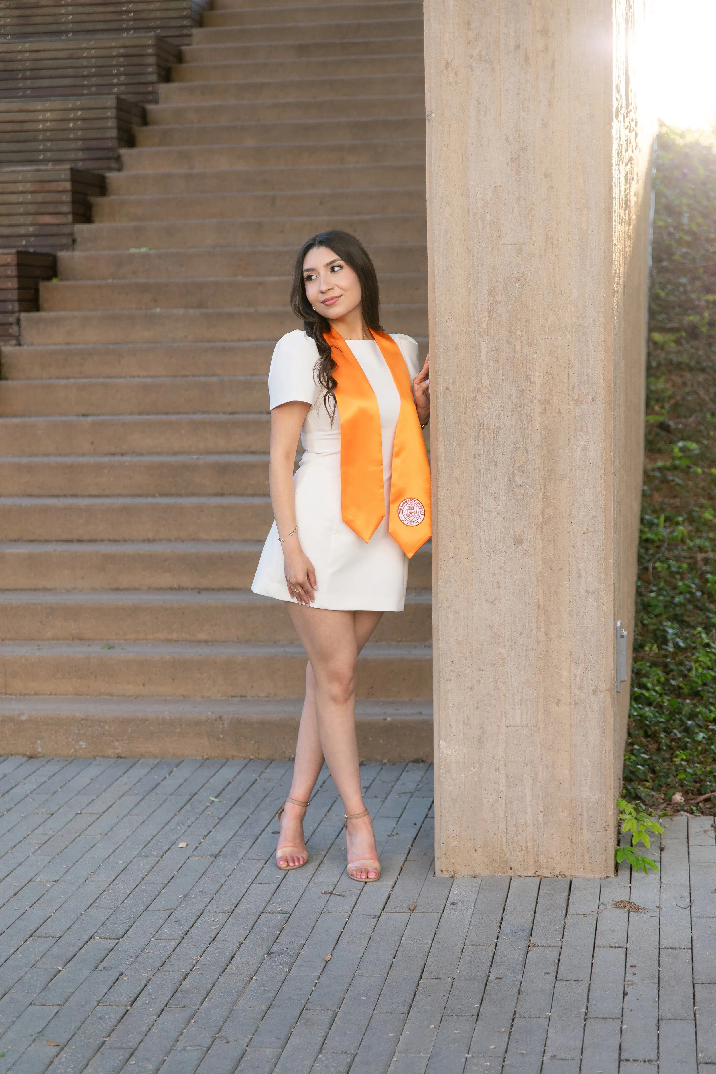 RS_Lesly_UTD_GradSession_DFWPhotographer_TeddyGiles-40.jpg