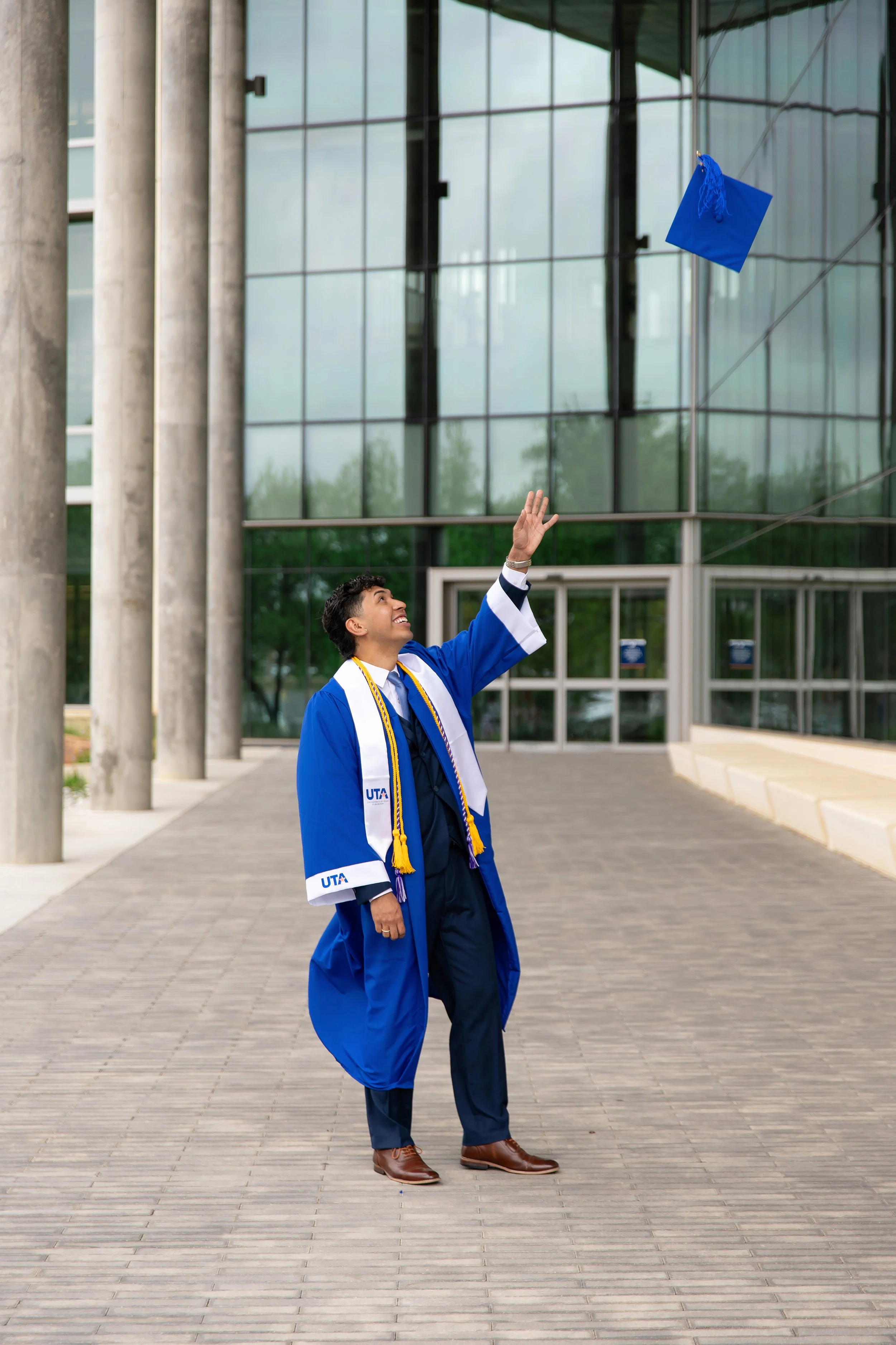 RS_Jonathan_UTA_GradSession_DFWPhotographer_TeddyGiles-5.jpg