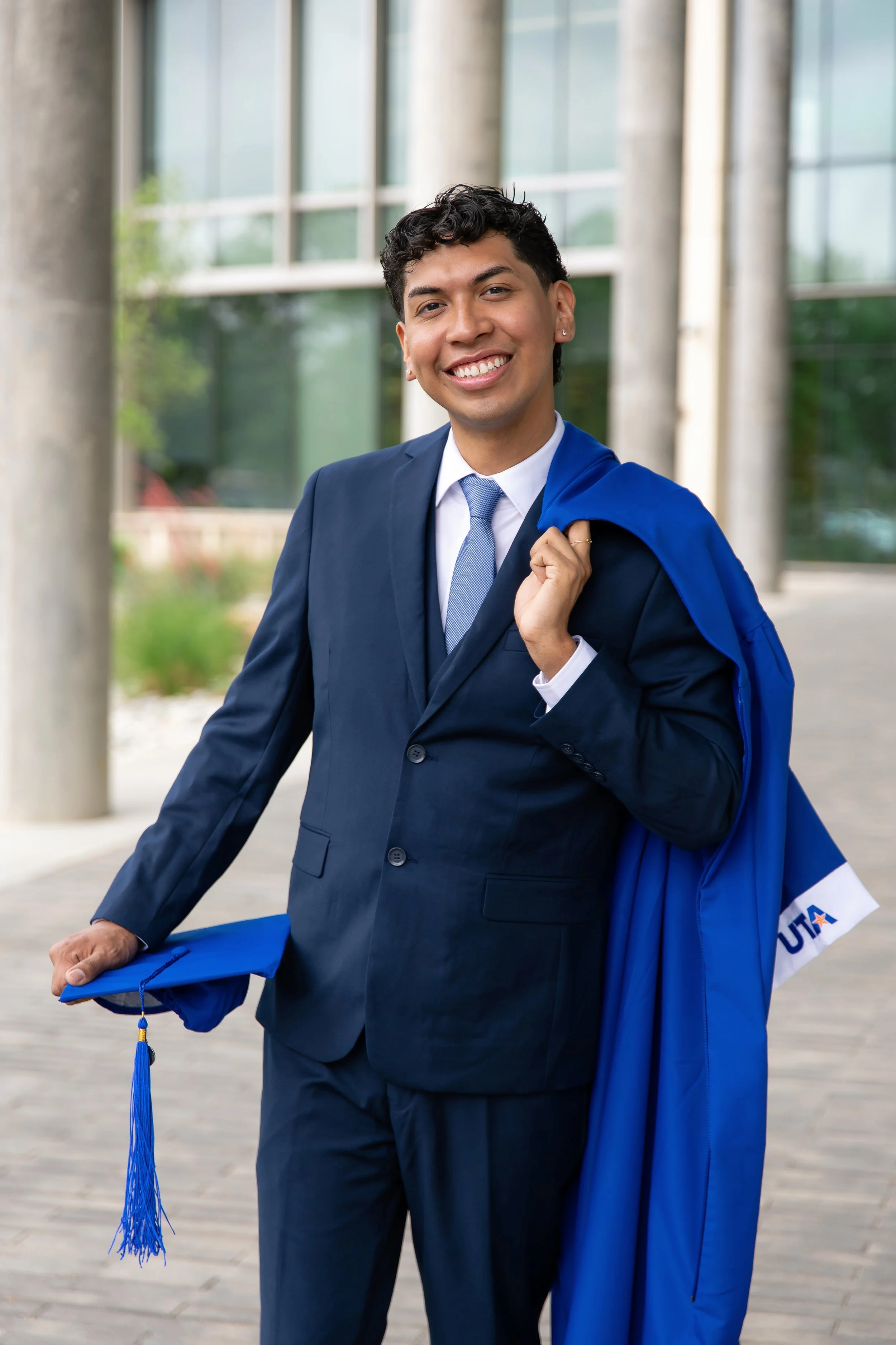 RS_Jonathan_UTA_GradSession_DFWPhotographer_TeddyGiles-6.jpg