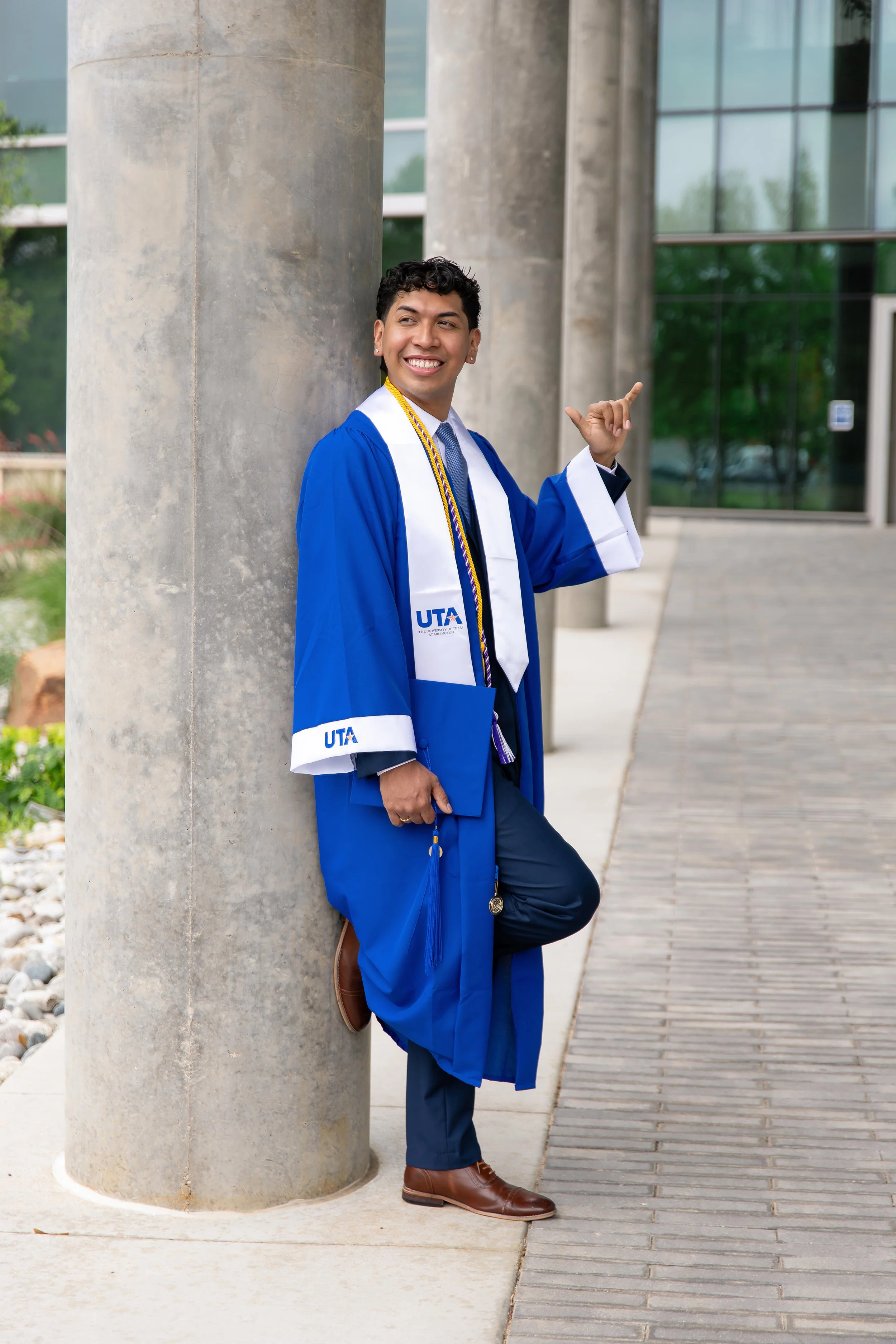 RS_Jonathan_UTA_GradSession_DFWPhotographer_TeddyGiles-4.jpg