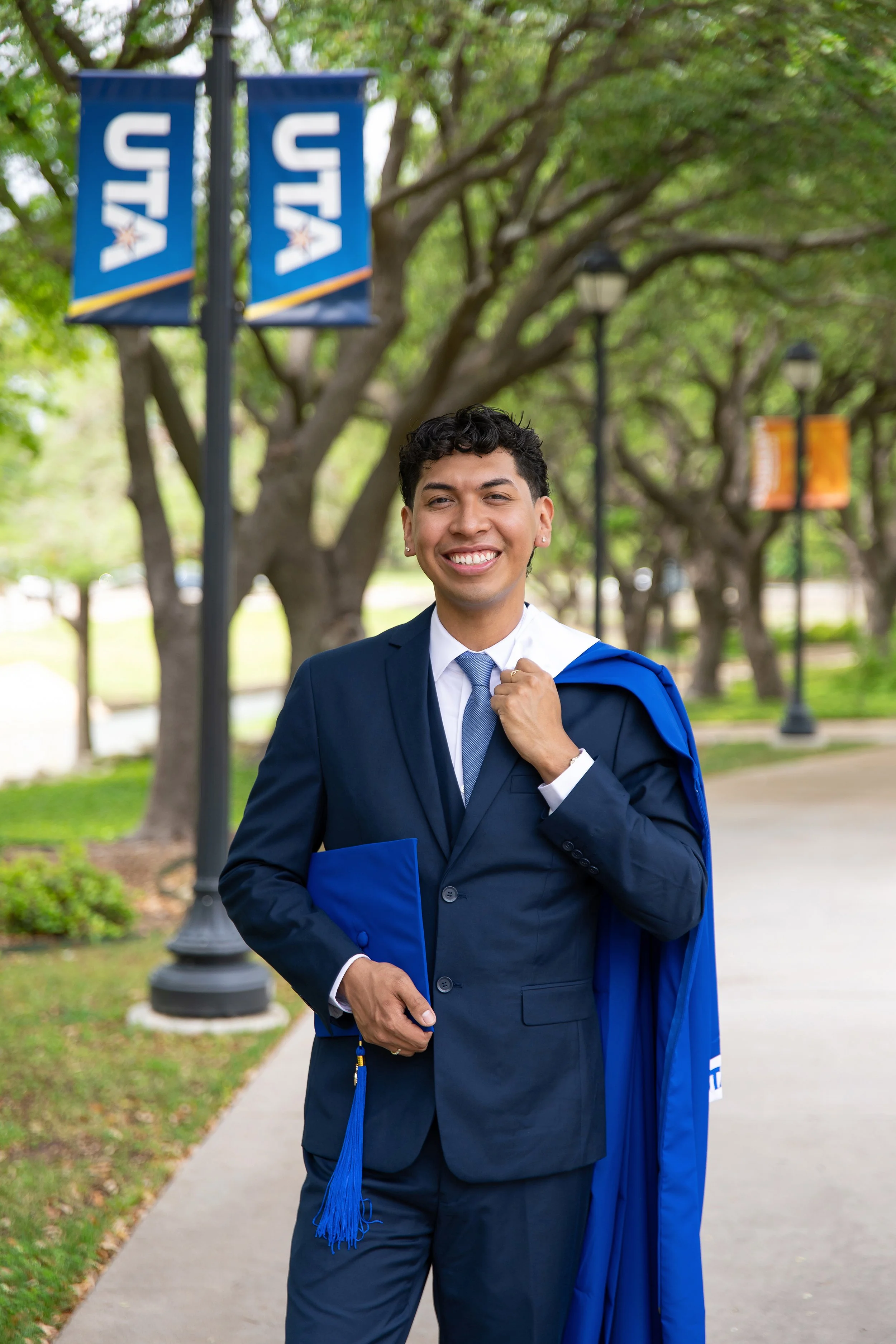 RS_Jonathan_UTA_GradSession_DFWPhotographer_TeddyGiles-10.jpg