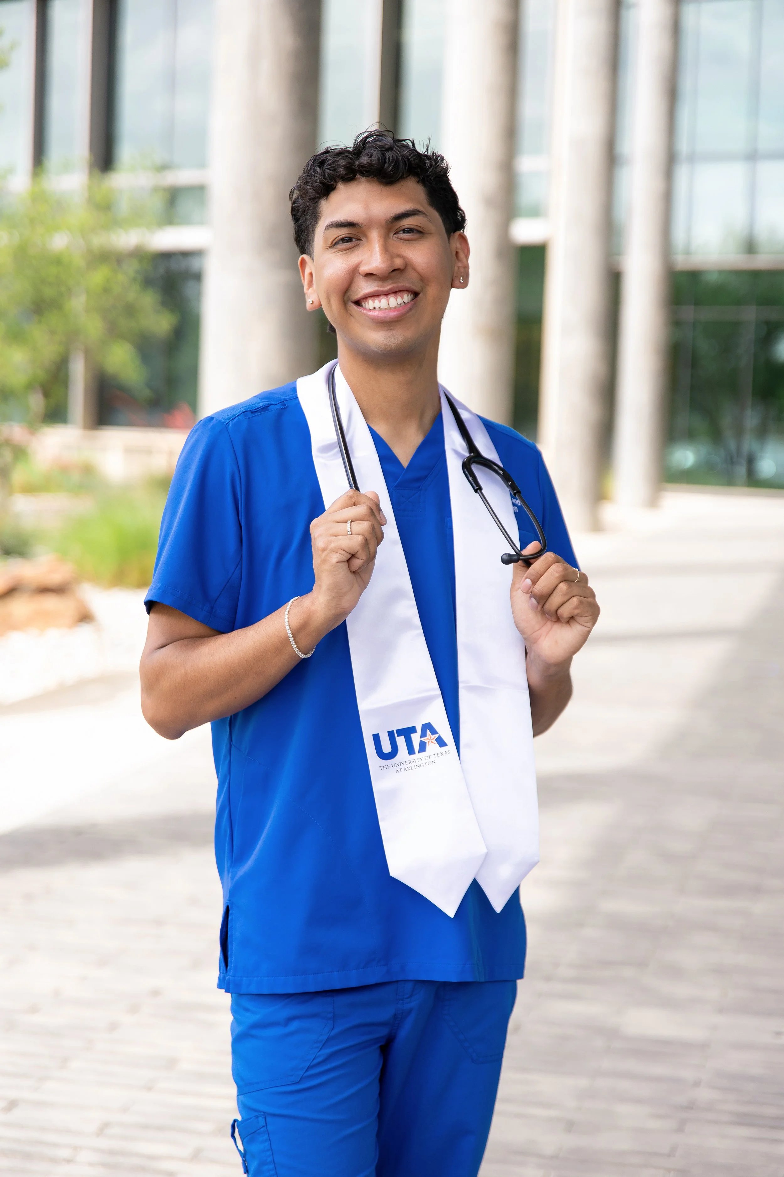 RS_Jonathan_UTA_GradSession_DFWPhotographer_TeddyGiles-24.jpg
