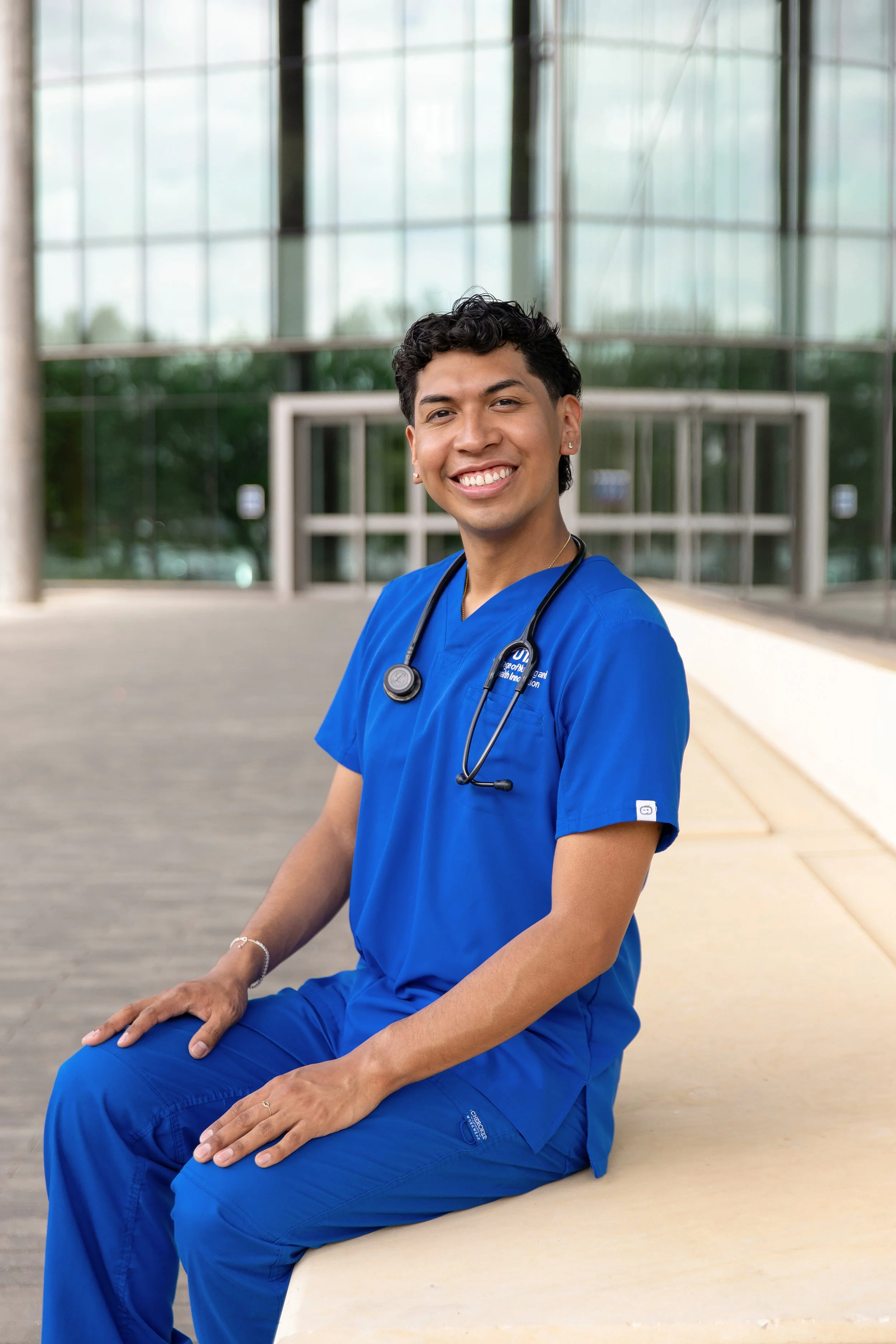 RS_Jonathan_UTA_GradSession_DFWPhotographer_TeddyGiles-25.jpg