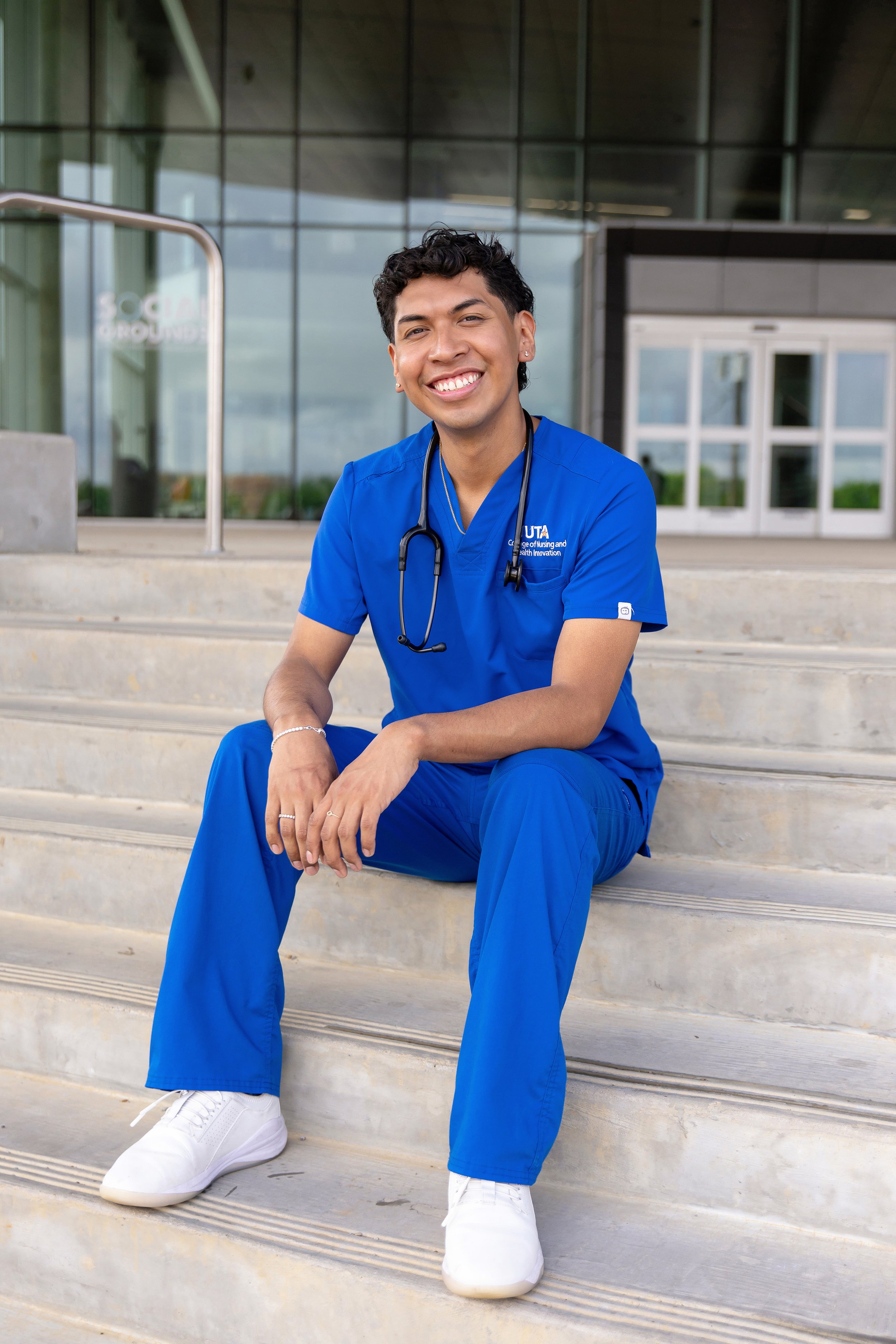 RS_Jonathan_UTA_GradSession_DFWPhotographer_TeddyGiles-28.jpg