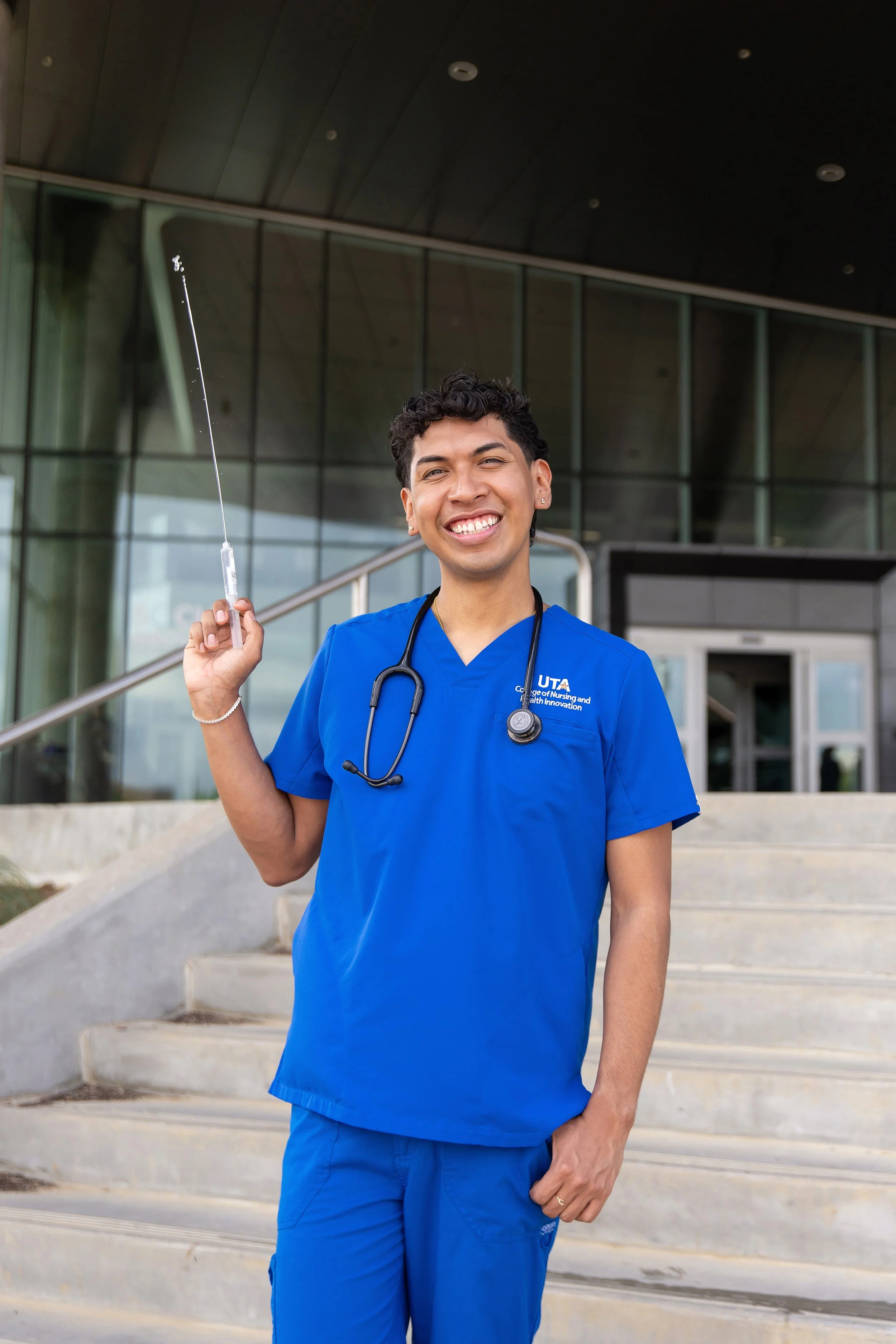 RS_Jonathan_UTA_GradSession_DFWPhotographer_TeddyGiles-30.jpg