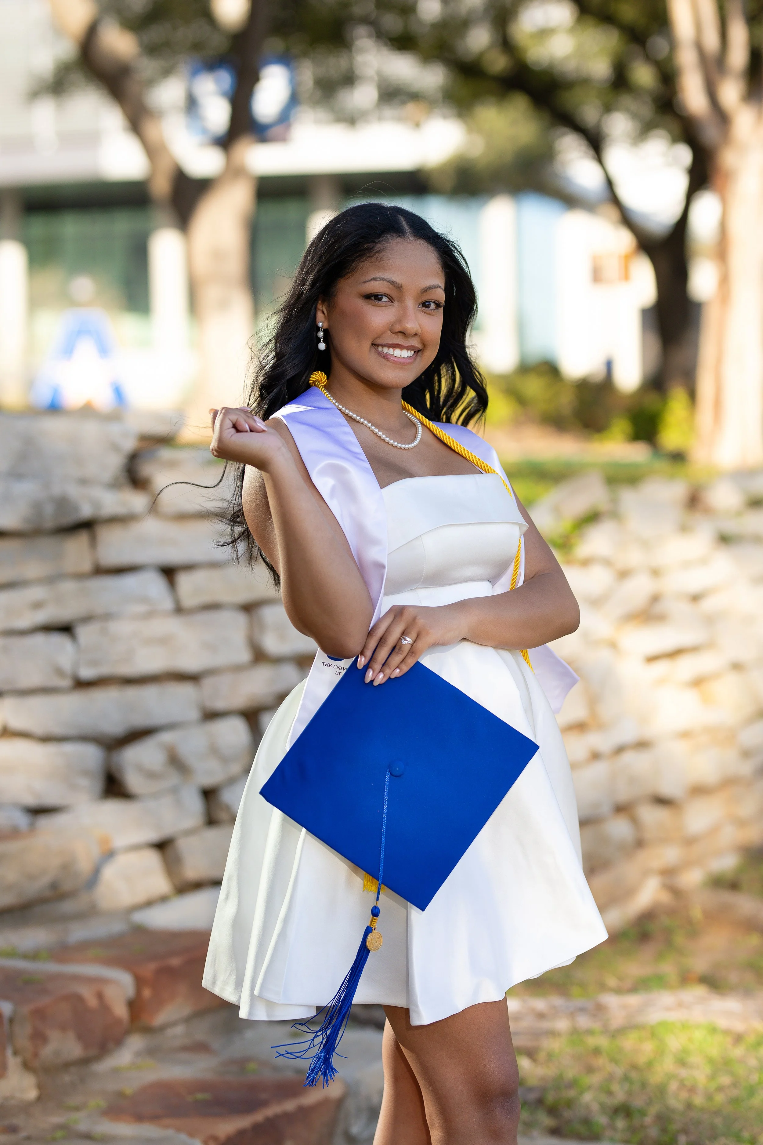 RS_Sabrie_UTA_GradSession_DFWPhotographer_TeddyGiles-8.jpg