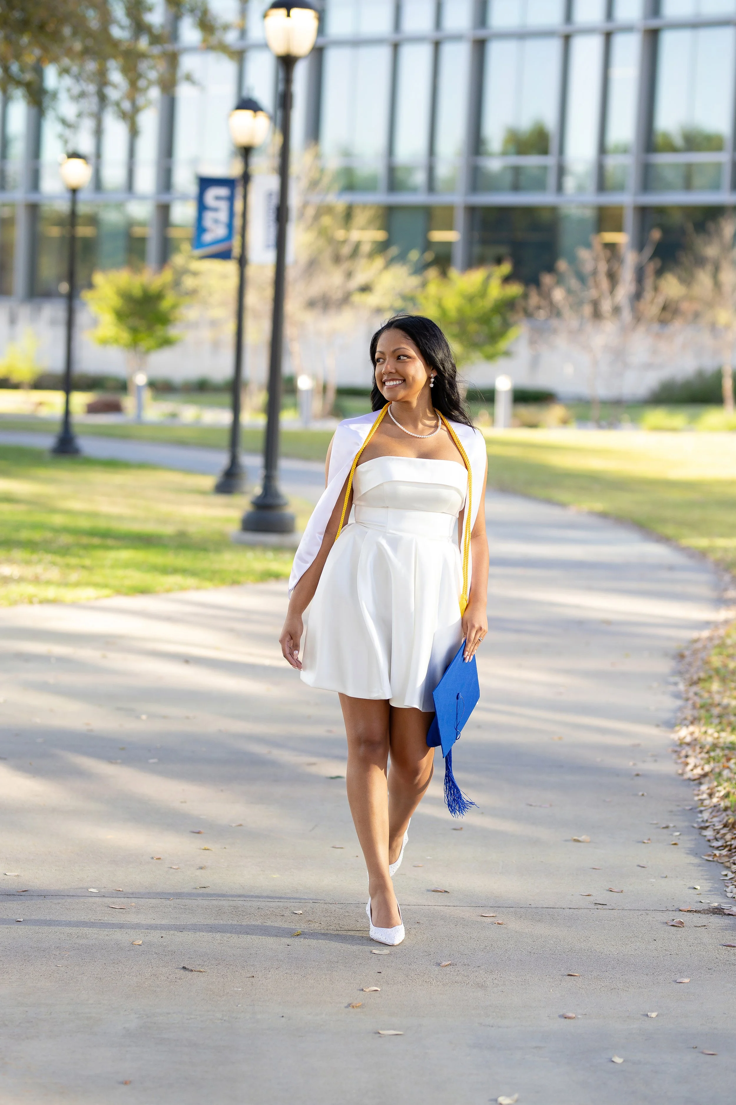 RS_Sabrie_UTA_GradSession_DFWPhotographer_TeddyGiles-10.jpg