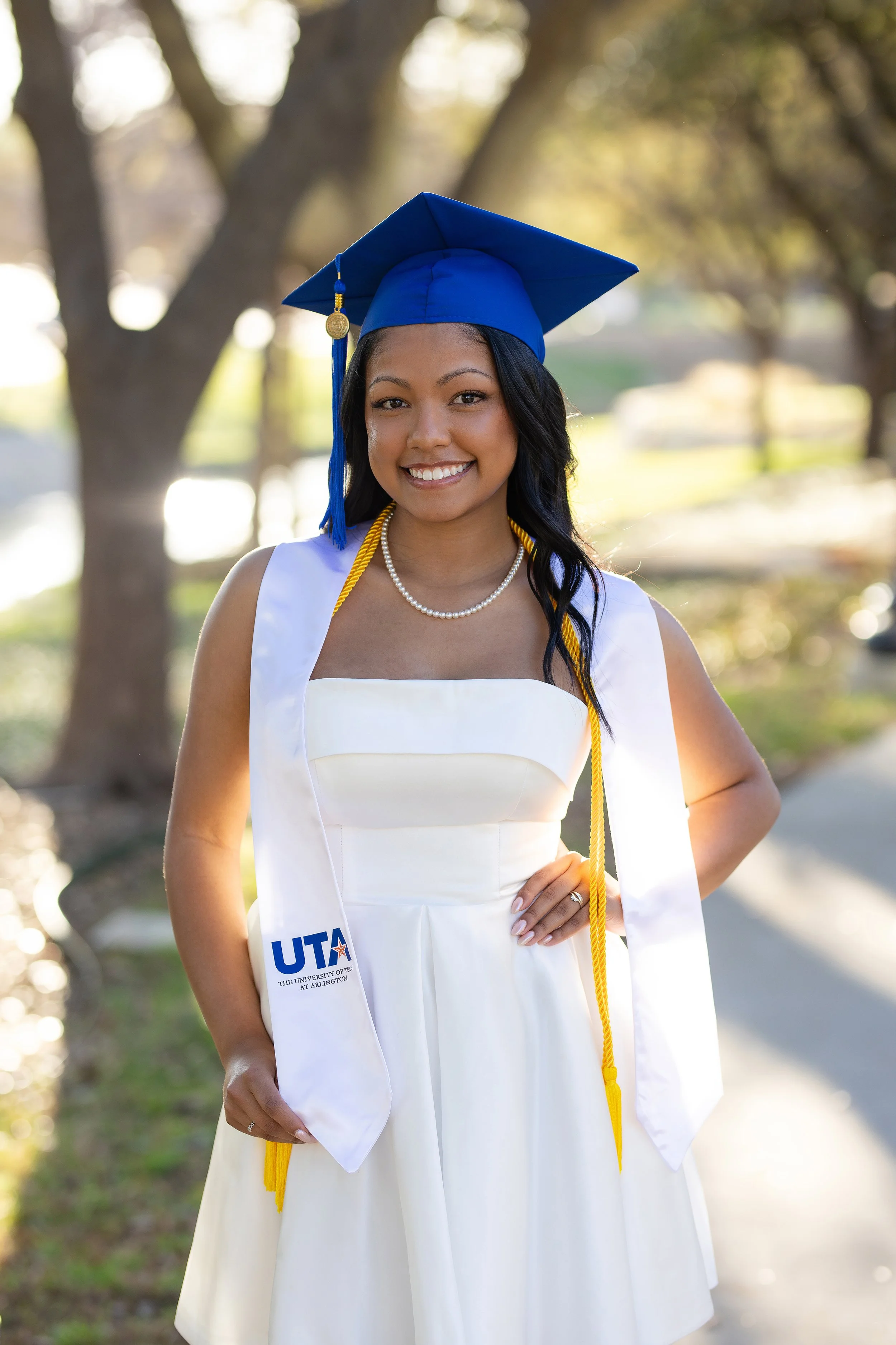 RS_Sabrie_UTA_GradSession_DFWPhotographer_TeddyGiles-11.jpg