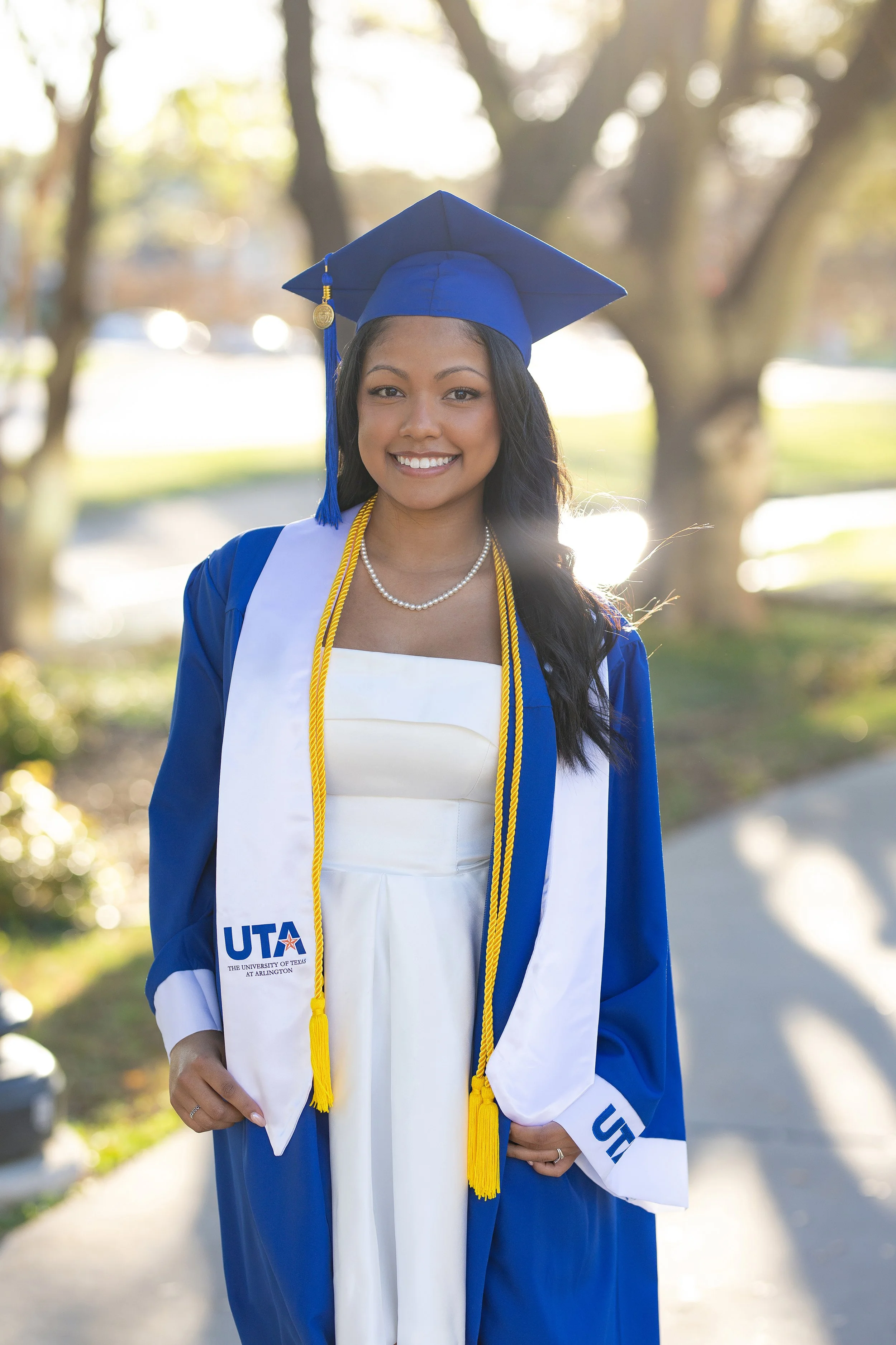 RS_Sabrie_UTA_GradSession_DFWPhotographer_TeddyGiles-14.jpg
