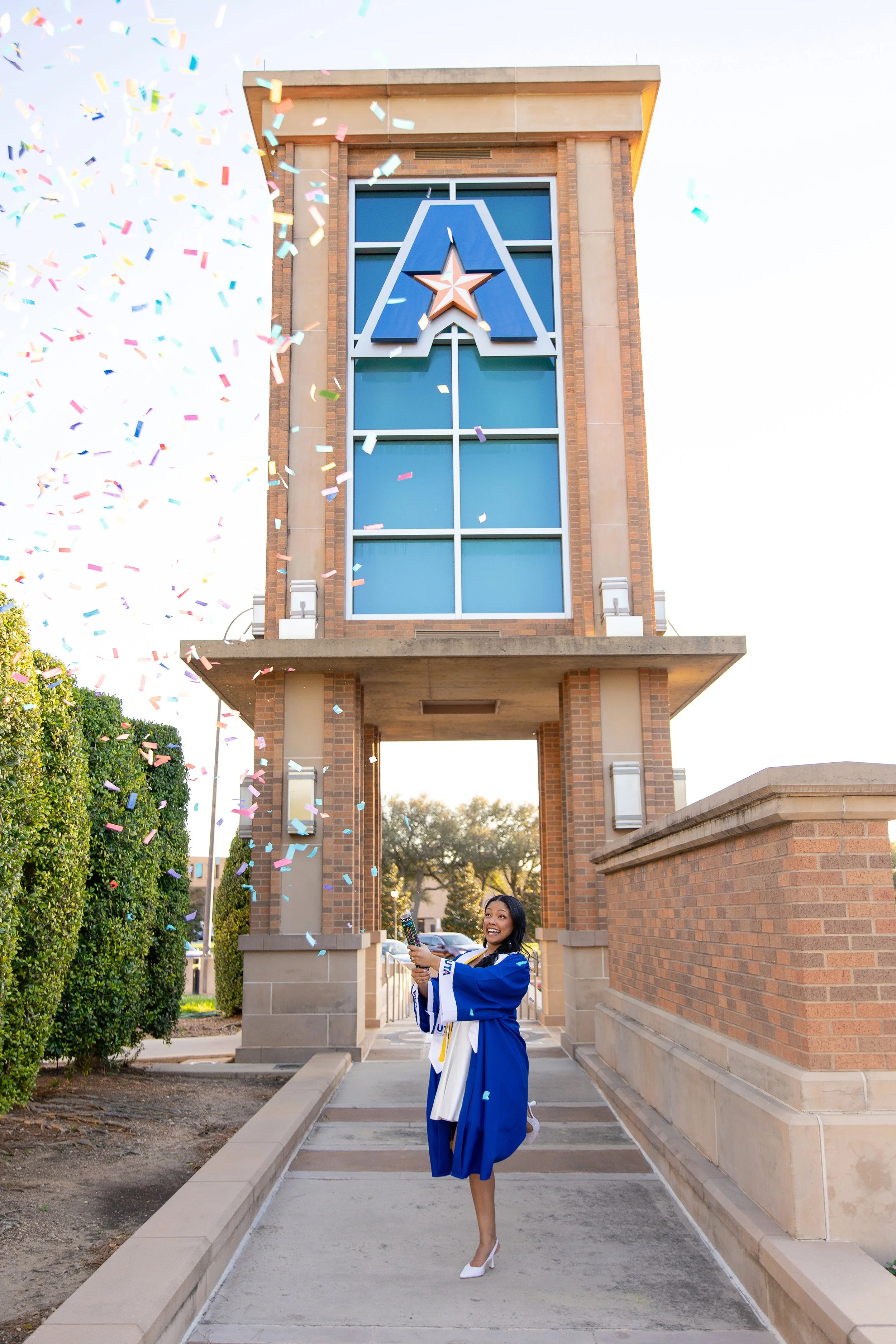 RS_Sabrie_UTA_GradSession_DFWPhotographer_TeddyGiles-23.jpg