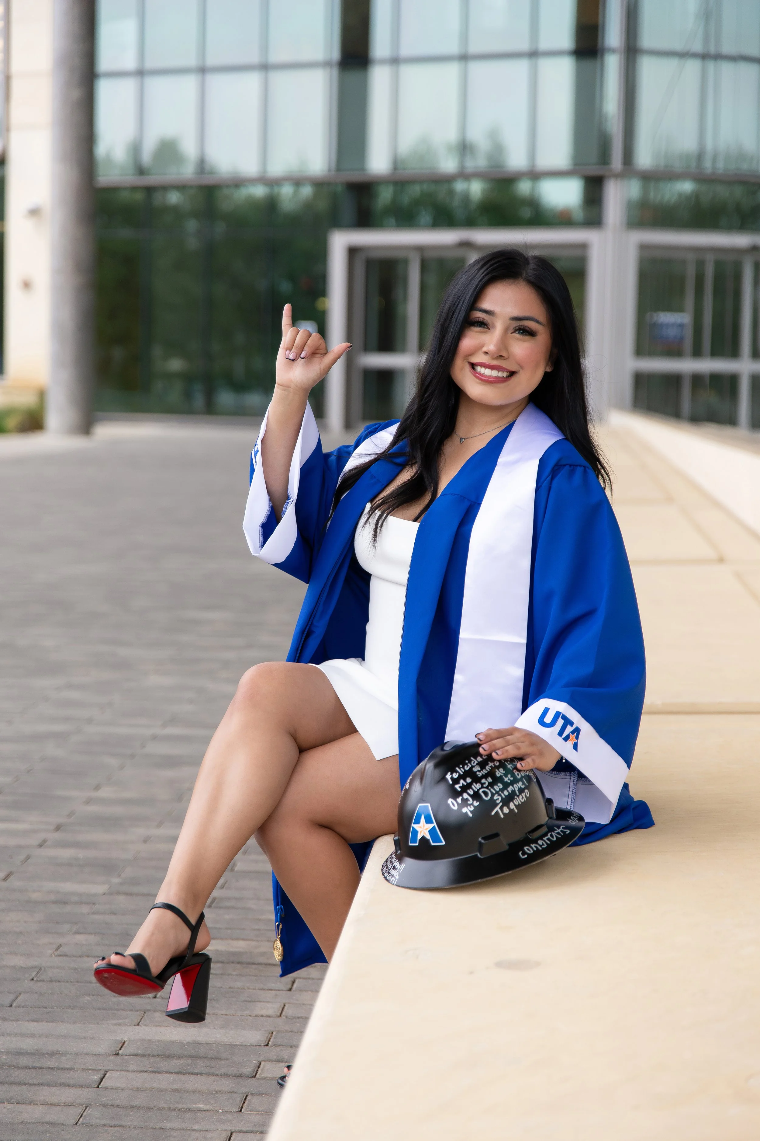 RS_Danna_UTA_GradSession_DFWPhotographer_TeddyGiles-19.jpg