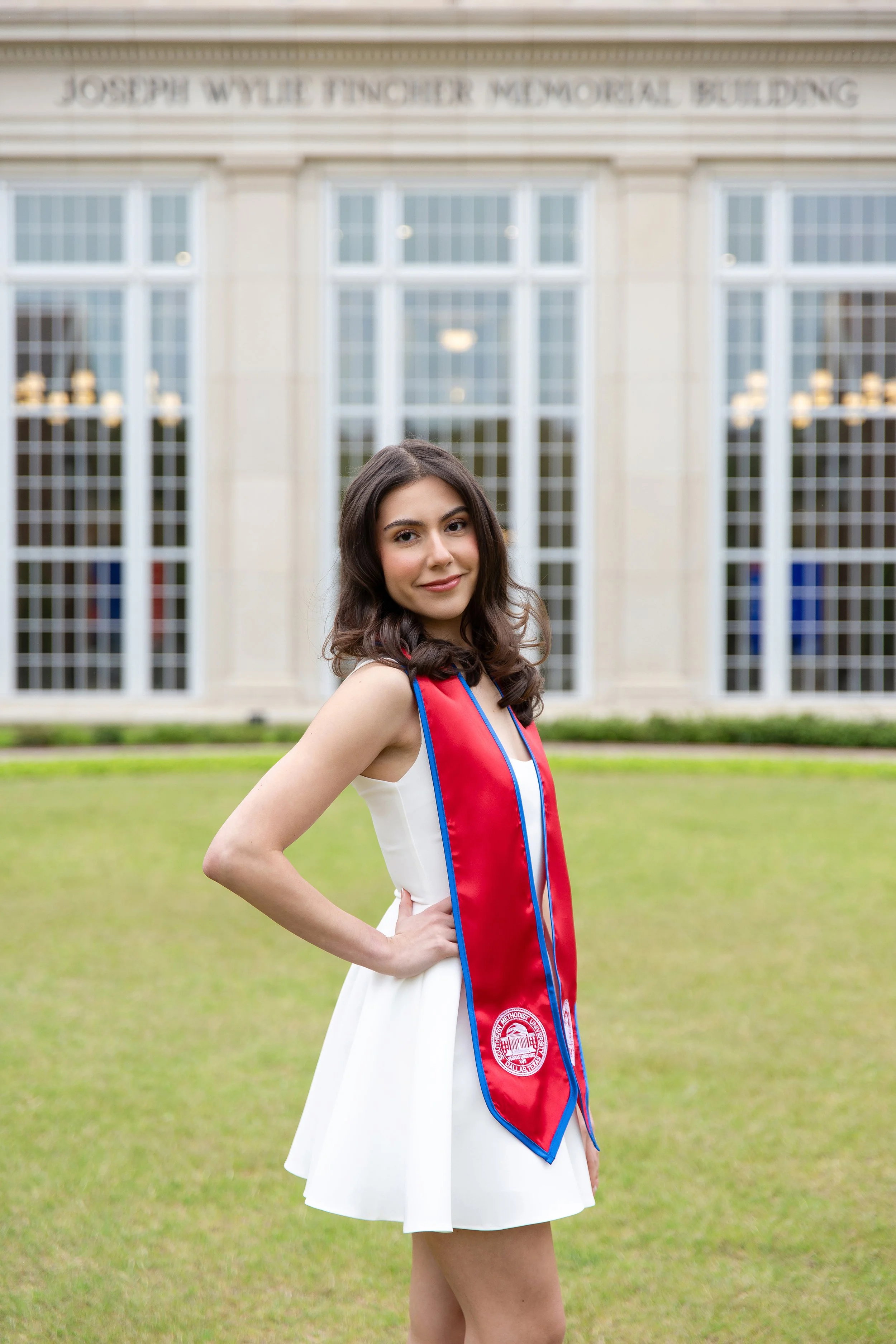 RS_Alitzah_GradSession_DFWPhotographer_TeddyGiles-18.jpg