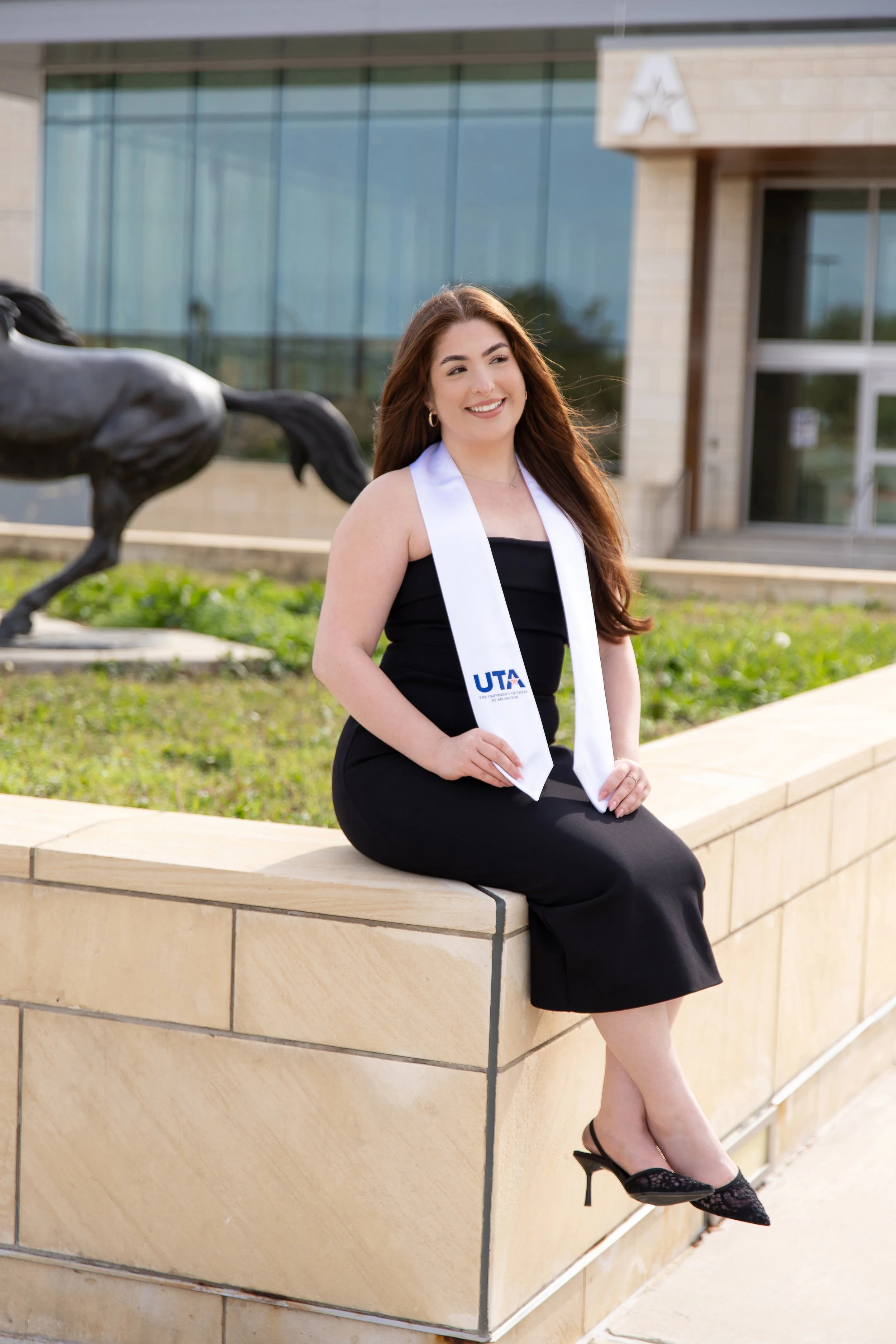 RS_Vanessa_UTA_GradSession_DFWPhotographer_TeddyGiles-30.jpg