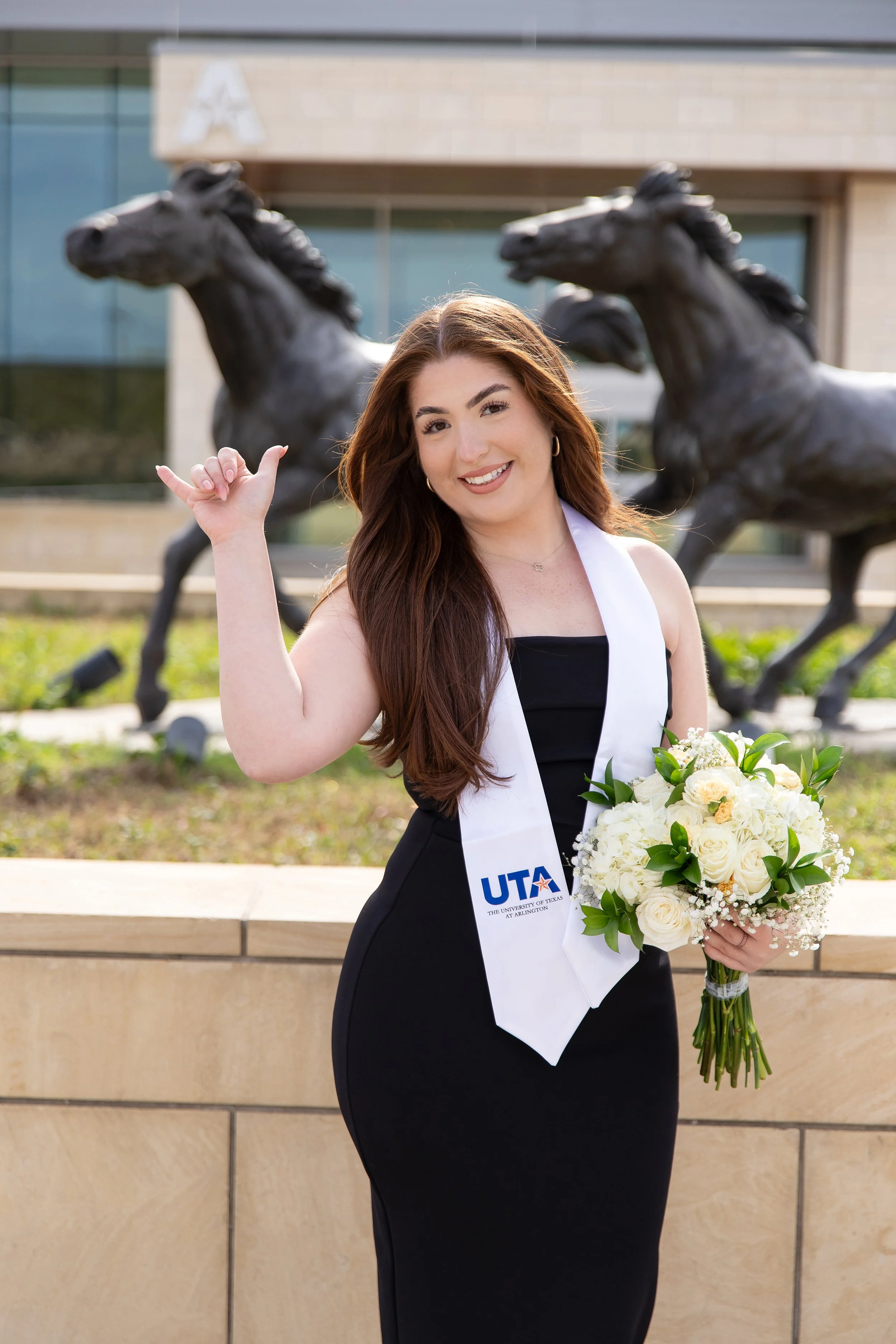RS_Vanessa_UTA_GradSession_DFWPhotographer_TeddyGiles-25.jpg