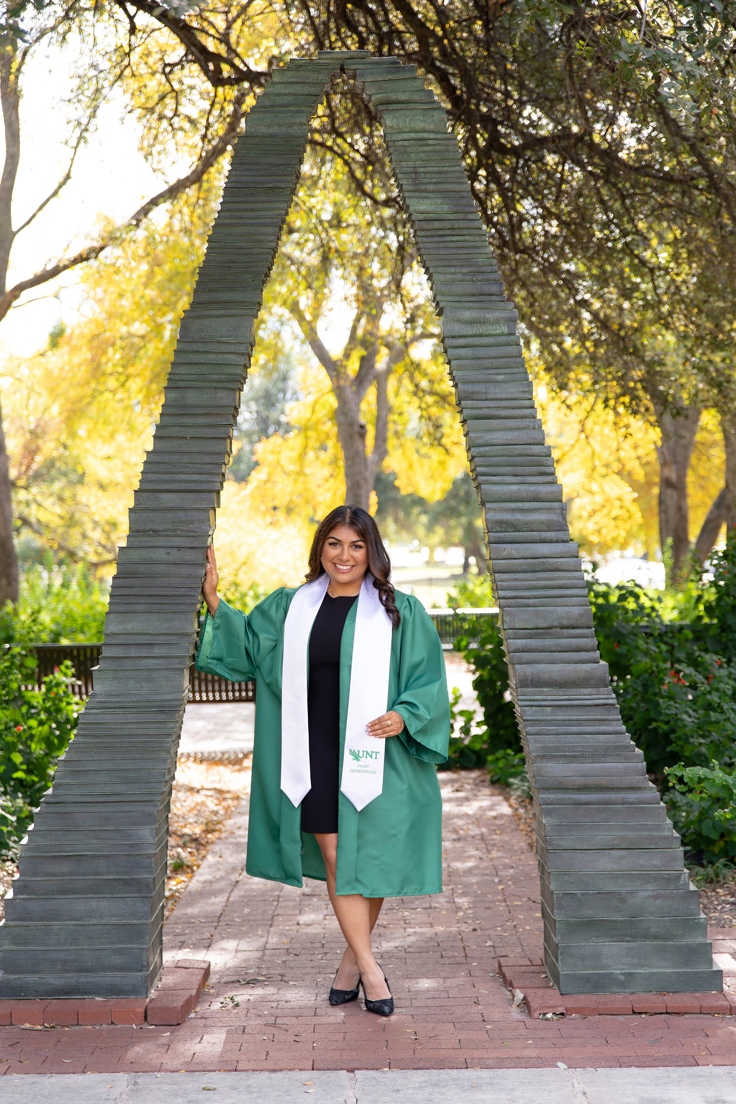 RS_Daisy_UNT_GradSession_DFWPhotographer_TeddyGiles-19.jpg