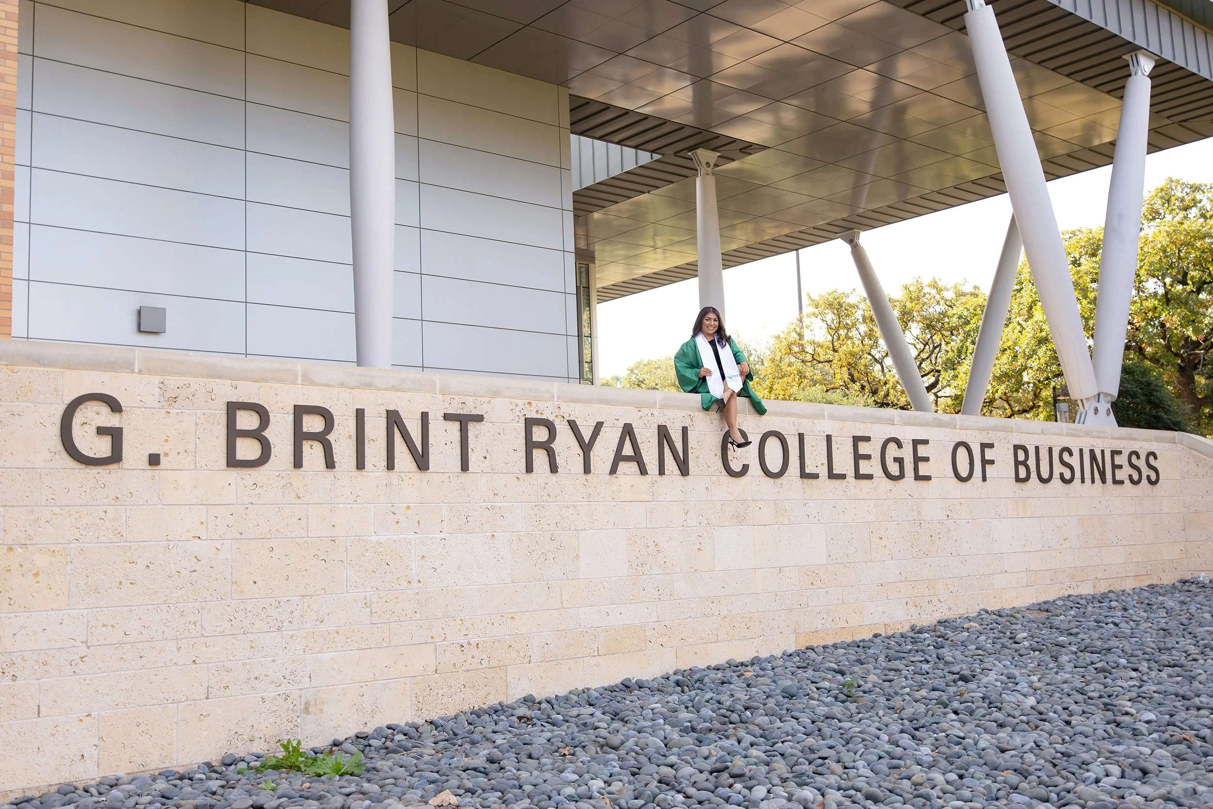 RS_Daisy_UNT_GradSession_DFWPhotographer_TeddyGiles-17.jpg