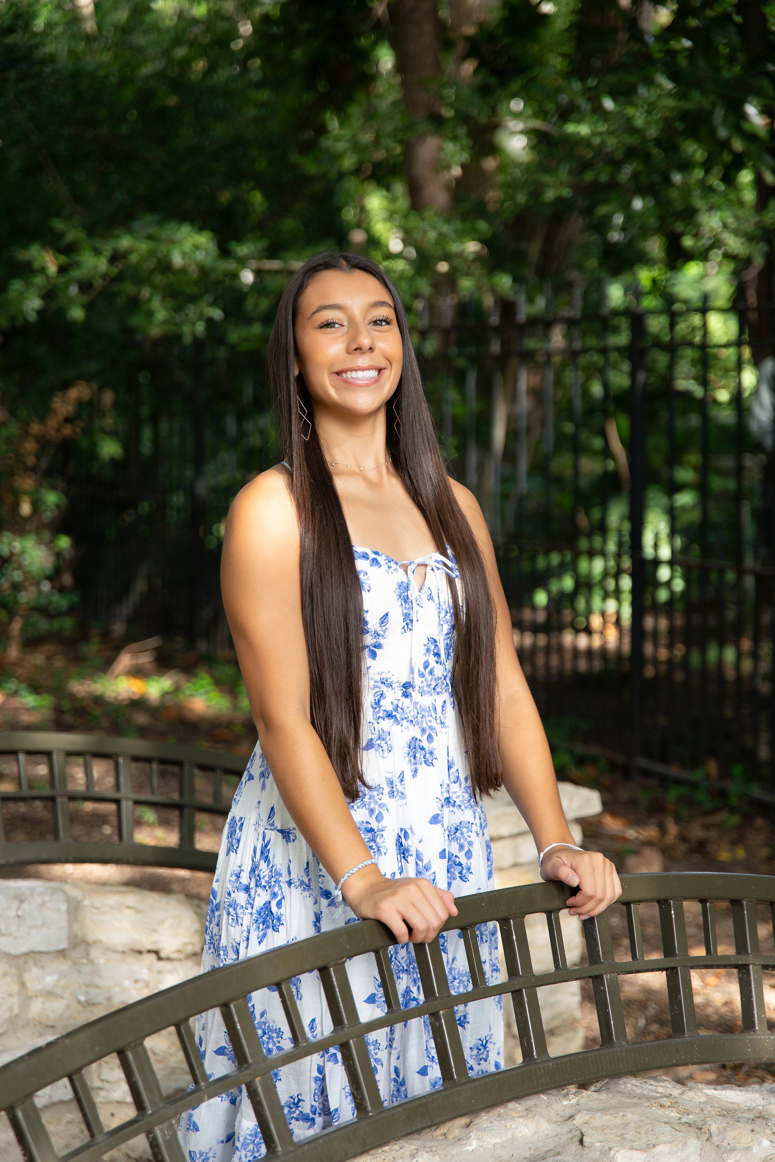 RS_Laila_SeniorSession_DFWPhotographer_TeddyGiles-17.jpg
