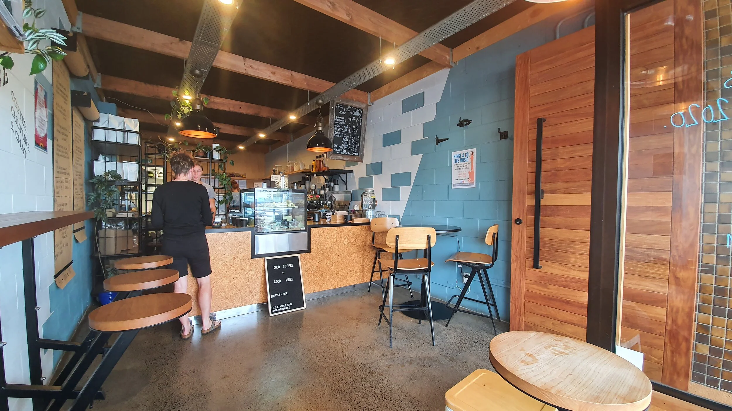 Little Hinge Cafe, Maraetai