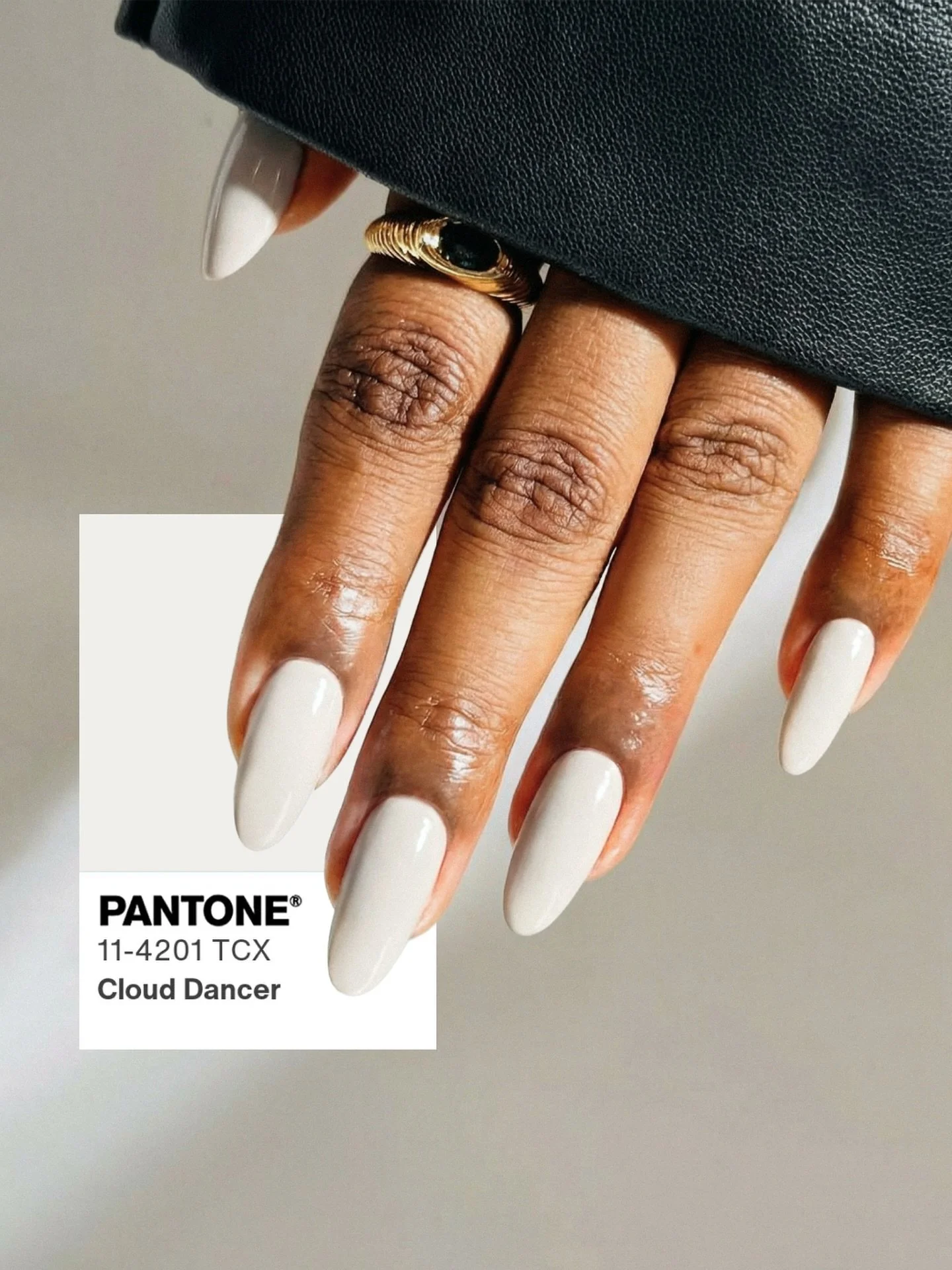 Pantone just named Cloud Dancer the color of 2026.
Soft milky white that looks clean not clinical.
On a Russian manicure it turns into a thin glossy shell that stays elegant for weeks.

Cloud Dancer on your nails, yes or not your shade?

From our Tem