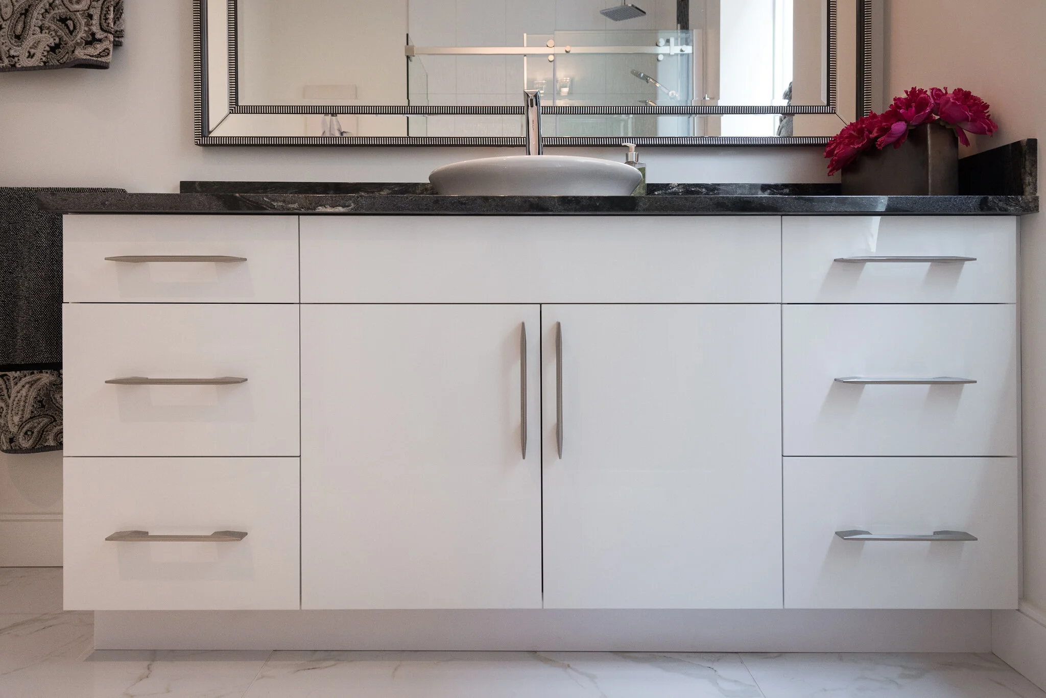 Heronwood Custom Cabinetry Arbutus Ocean (18).jpg