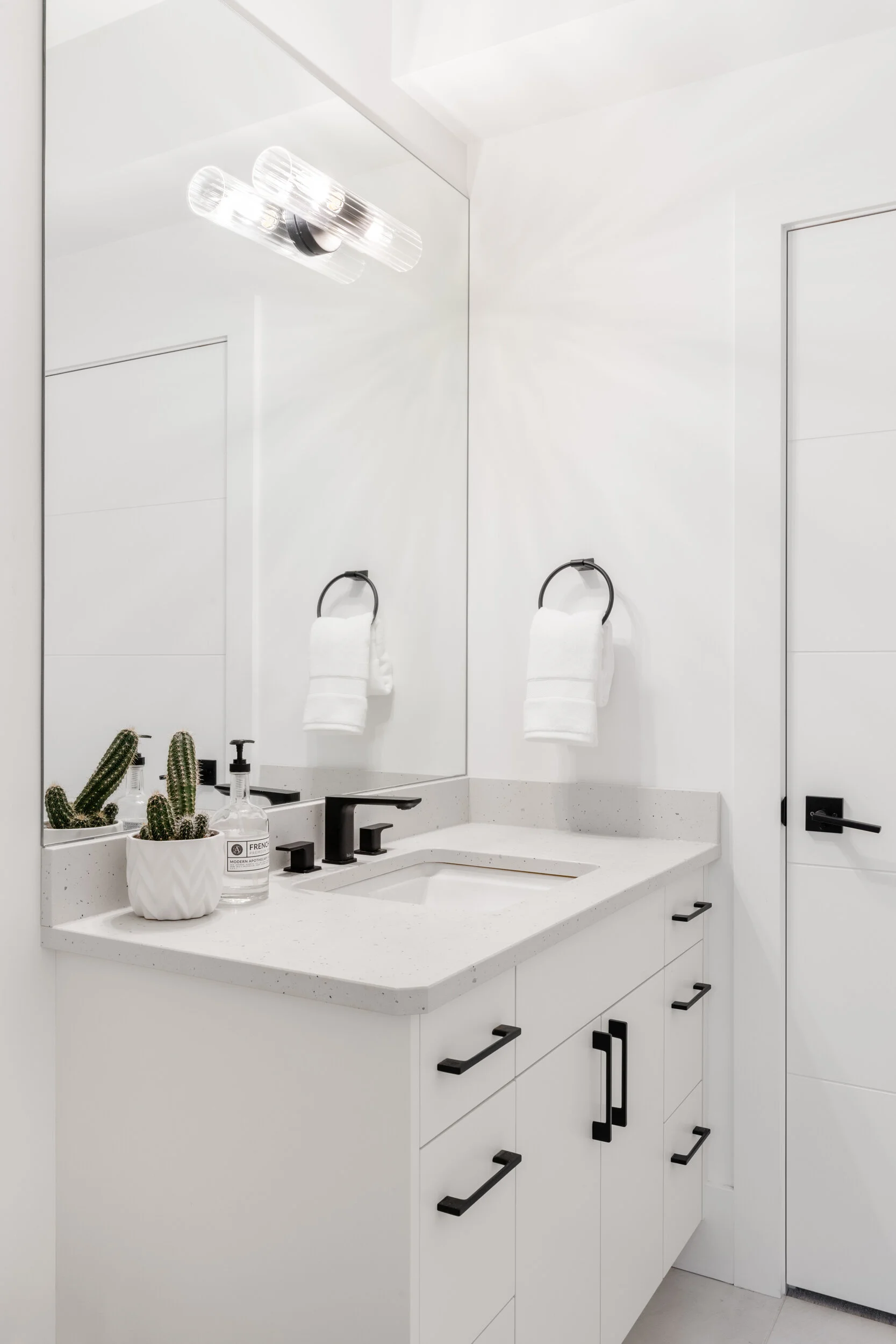 Heronwood Cabinetry Modern Kitche ( (26).jpg