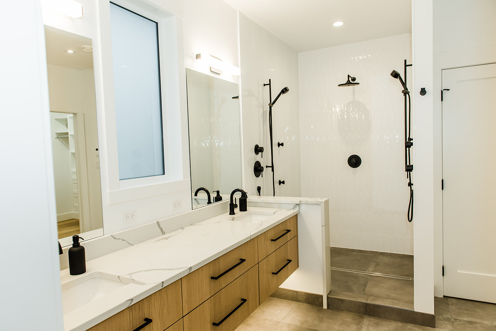 Heronwood Cabinetry Cowichan ( (23).jpg