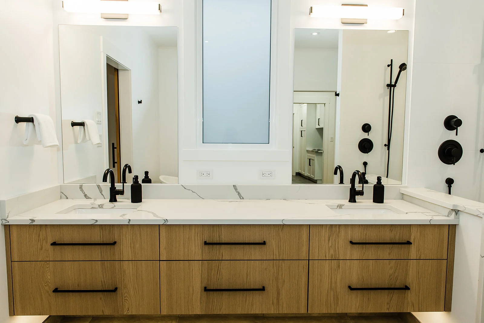 Heronwood Cabinetry Cowichan ( (24).jpg