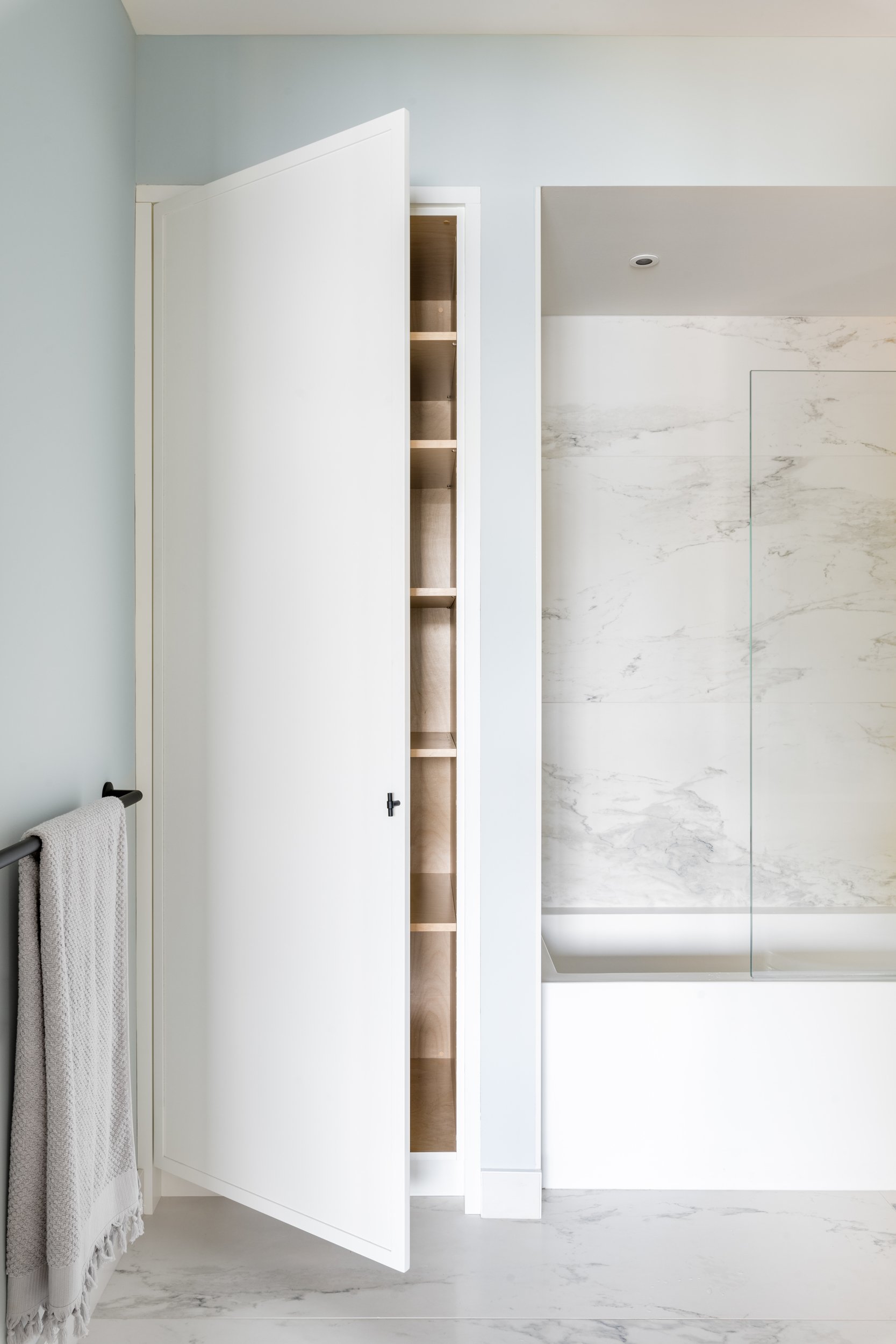 HeronwoodCustomCabinetryLakefrontEstateProject-64.jpg