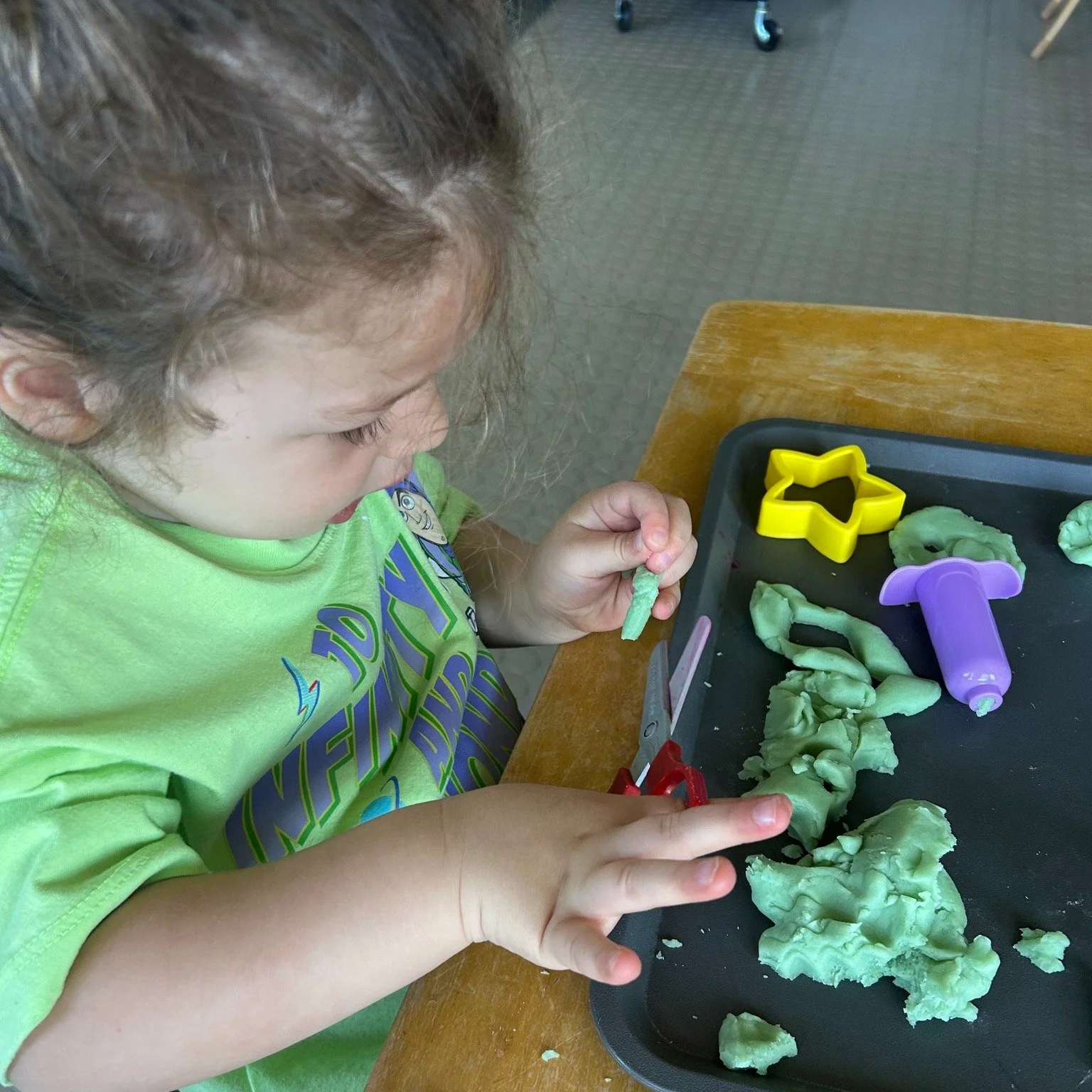 Snip, snip, hooray! ✂️✨

Did you know that when our little ones practice cutting, they aren&rsquo;t just making a mess&mdash;they&rsquo;re building a foundation for the future? Cutting with scissors is a major milestone that helps develop:

➡Fine Mot