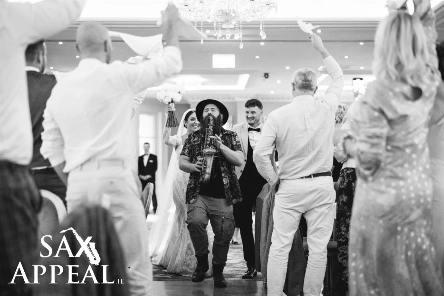 𝚆𝚎𝚍𝚍𝚒𝚗𝚐 𝚜𝚎𝚊𝚜𝚘𝚗 𝚒𝚜 𝚒𝚗 𝚏𝚞𝚕𝚕 𝚜𝚠𝚒𝚗𝚐! 𝙻𝚘𝚟𝚒𝚗𝚐 𝚝𝚑𝚎 𝚊𝚖𝚊𝚣𝚒𝚗𝚐 𝚎𝚟𝚎𝚗𝚝𝚜 𝙸&rsquo;𝚟𝚎 𝚋𝚎𝚎𝚗 𝚊 𝚙𝚊𝚛𝚝 𝚘𝚏 𝚕𝚊𝚝𝚎𝚕𝚢! 
𝚃𝚑𝚊𝚗𝚔𝚜 𝚝𝚘 @seanie_sharpe_photography 𝚏𝚘𝚛 𝚝𝚑𝚎 𝚒𝚗𝚌𝚛𝚎𝚍𝚒𝚋𝚕𝚎 𝚙𝚑𝚘𝚝