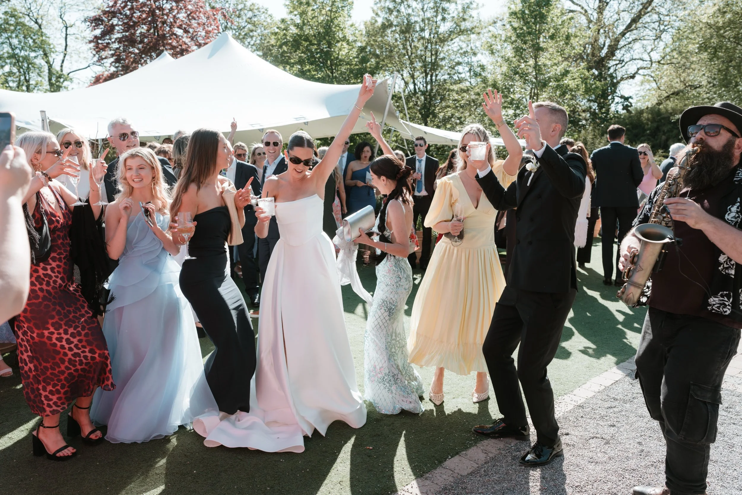 𝚆𝚎𝚍𝚍𝚒𝚗𝚐 𝚜𝚎𝚊𝚜𝚘𝚗 𝚒𝚜 𝚑𝚎𝚊𝚝𝚒𝚗𝚐 𝚞𝚙! 𝚃𝚑𝚊𝚗𝚔𝚜 𝚝𝚘 𝚝𝚑𝚎 𝚒𝚗𝚌𝚛𝚎𝚍𝚒𝚋𝚕𝚎 @cathalfarrellyweddingphotofilm 𝚏𝚘𝚛 𝚝𝚑𝚒𝚜 𝚜𝚑𝚘𝚝 𝚊𝚝 𝚊 𝚛𝚎𝚌𝚎𝚗𝚝 𝚠𝚎𝚍𝚍𝚒𝚗𝚐! 🔥 🎷