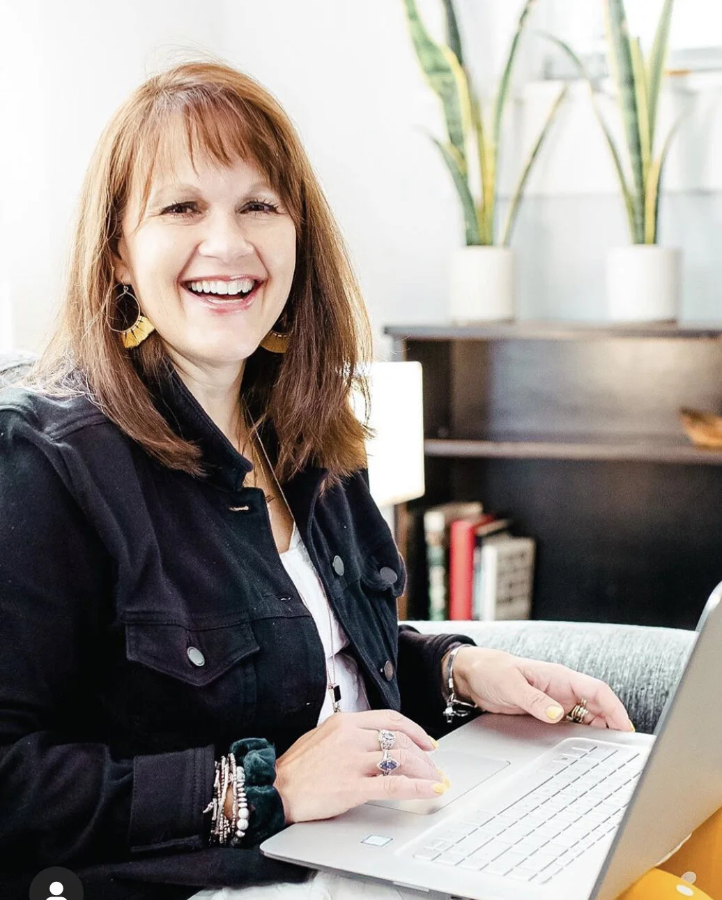 Episode 4: You are the "Bombest:" Shifting our mindset with Carrie Vee!