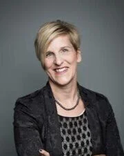 Episode 14 - Going BIG: Leaving home, family and country to hit reset on life with Ann Marie Luce!