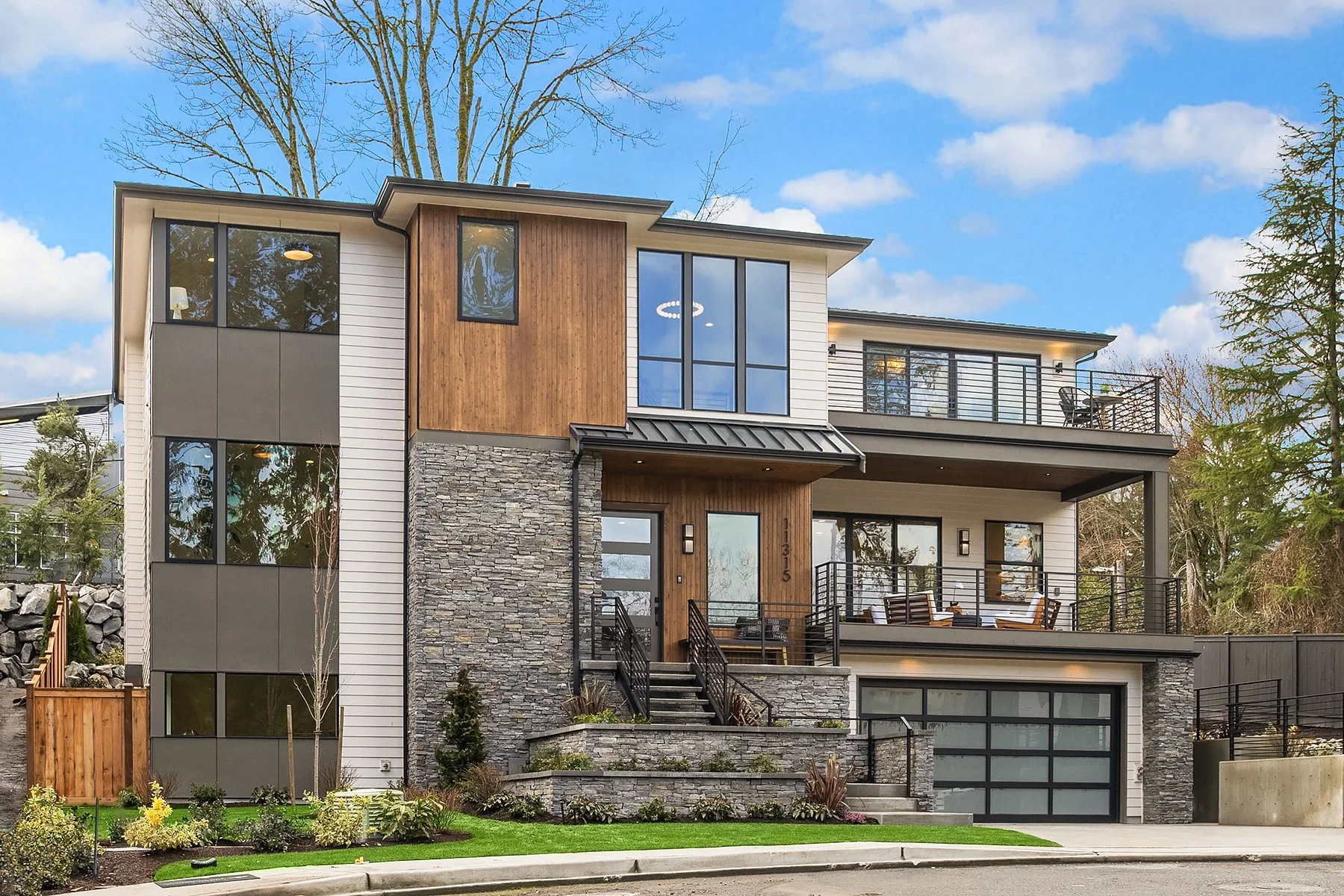 Luxury Home in Kirkland Bridges West For Sale