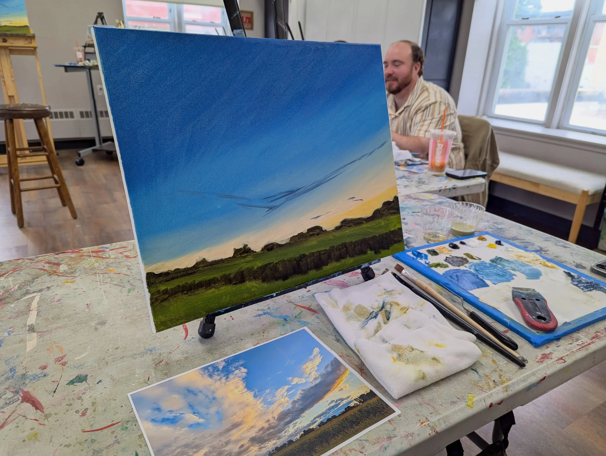 We are loving these beautiful skies that are starting to take shape! ☁️🌞 Our Cloudscape students are definitely channeling that summertime energy with this wonderful color palette. 🎨 🥰✨

Wanna try out some painting for yourself? Check out strandce