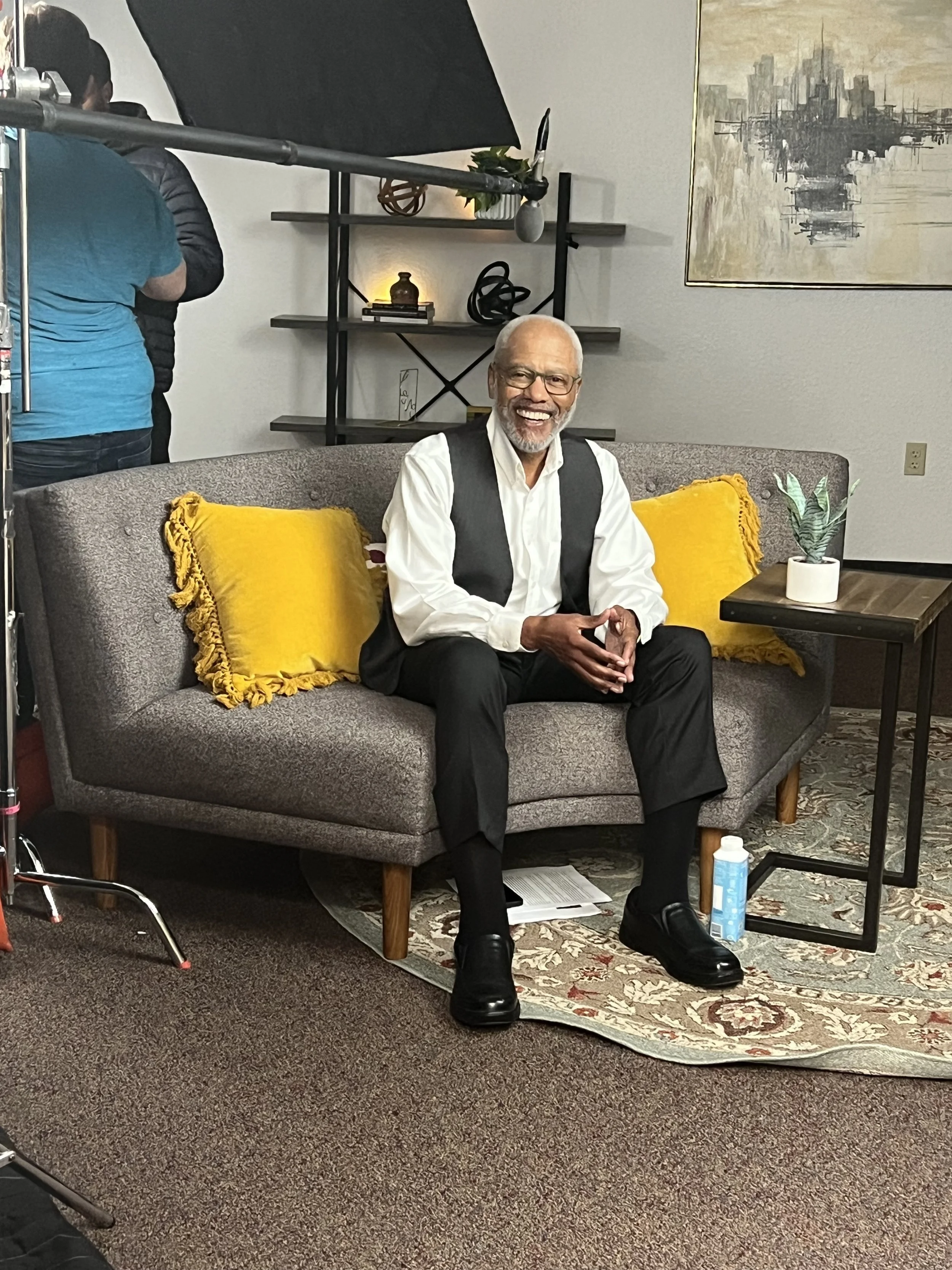 Victor Cary joined BayCES in 2001 after spending two years at the National Office of the Coalition of Essential Schools as Director of Center and School Support. Victor brought experience from his 15 years at UC Berkeley where he directed the Math, E