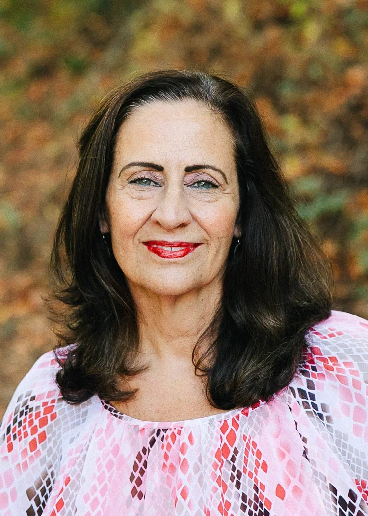 In 1995, Lisa Lasky received an unusual assignment. Working at the Coalition of Essential Schools' national office in Rhode Island with Ted Sizer, she was asked to move cross-country to grow a Bay Area regional center of CES—which would become the Na