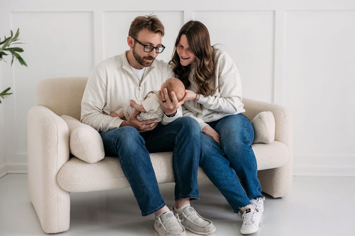 There&rsquo;s nothing quite like the quiet beauty of a newborn session. Soft light, gentle snuggles, and the beginning of a brand new story 🤍

Watching these two become parents seeing their love grow to make space for someone so small was such a pri