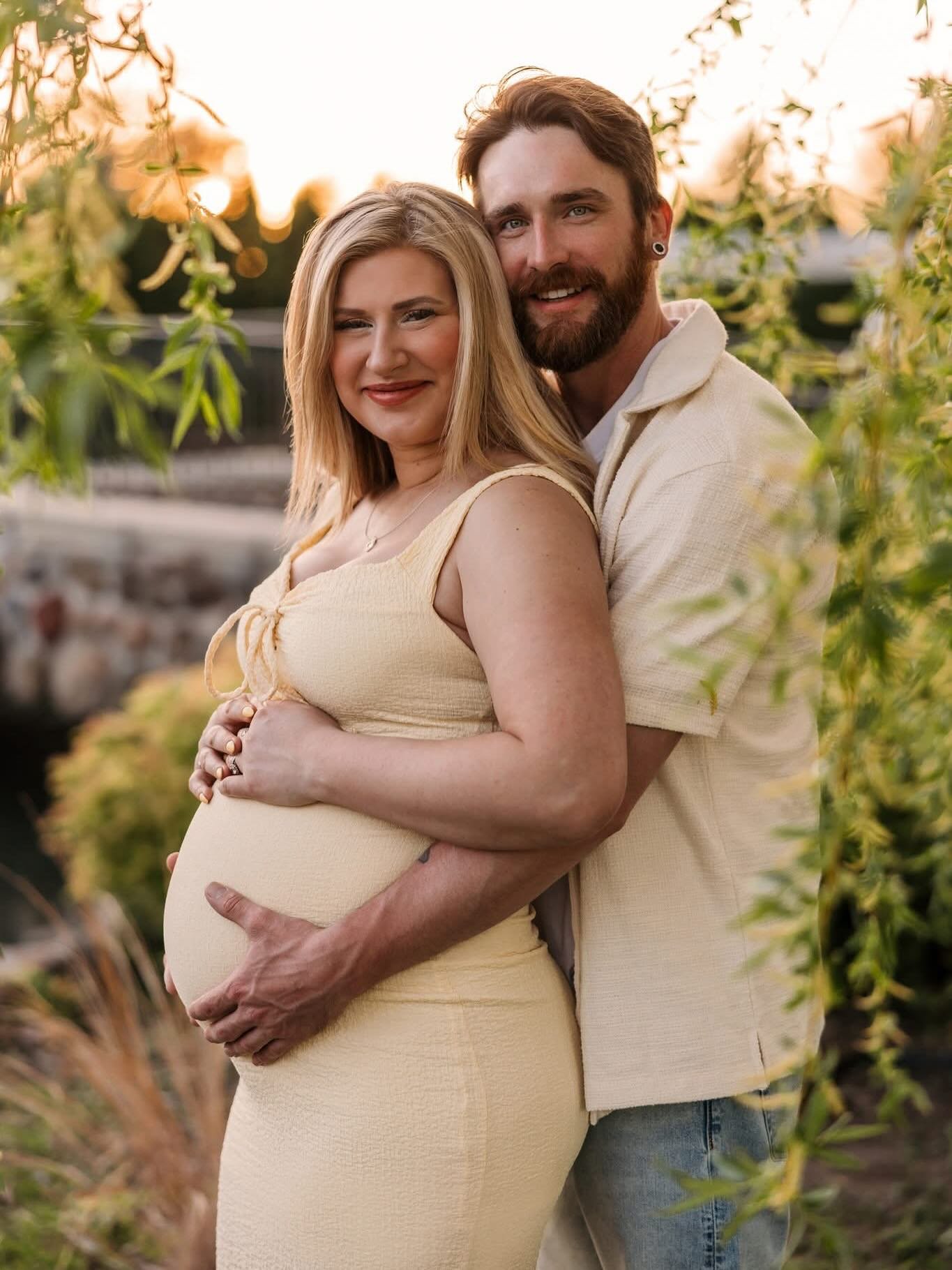 There&rsquo;s something magical about spring &mdash; the season of new beginnings, blooming flowers, and growing families. I had the absolute joy of capturing this dreamy maternity session with Kayla and Colton, who are so clearly and beautifully in 