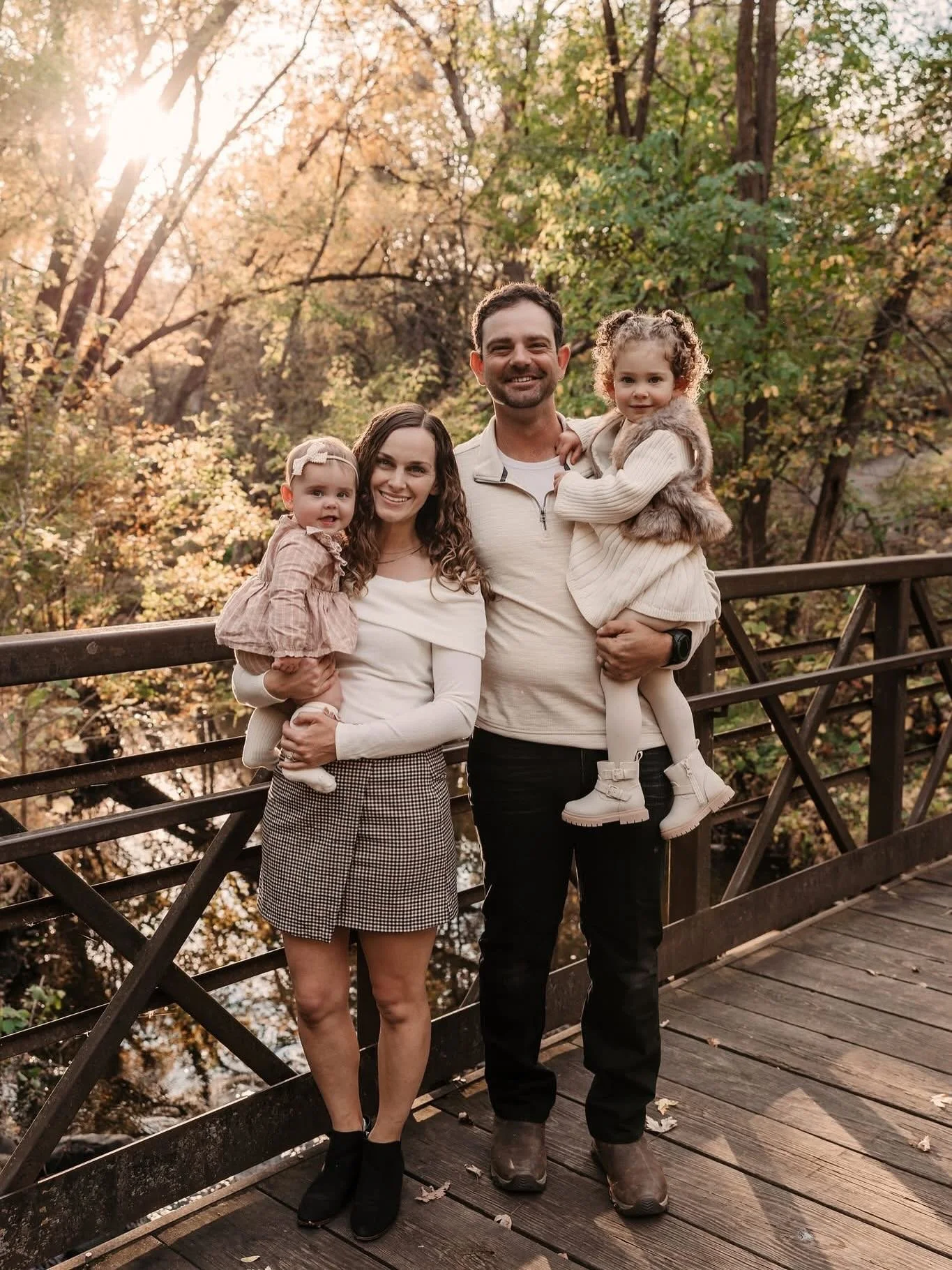 My heart is still melting from this session 💛 These two little girls were the definition of sweet, full of sparkly eyes, tiny giggles, and little moments that made every click of the camera feel magical.

Both mom and dad came with the biggest smile
