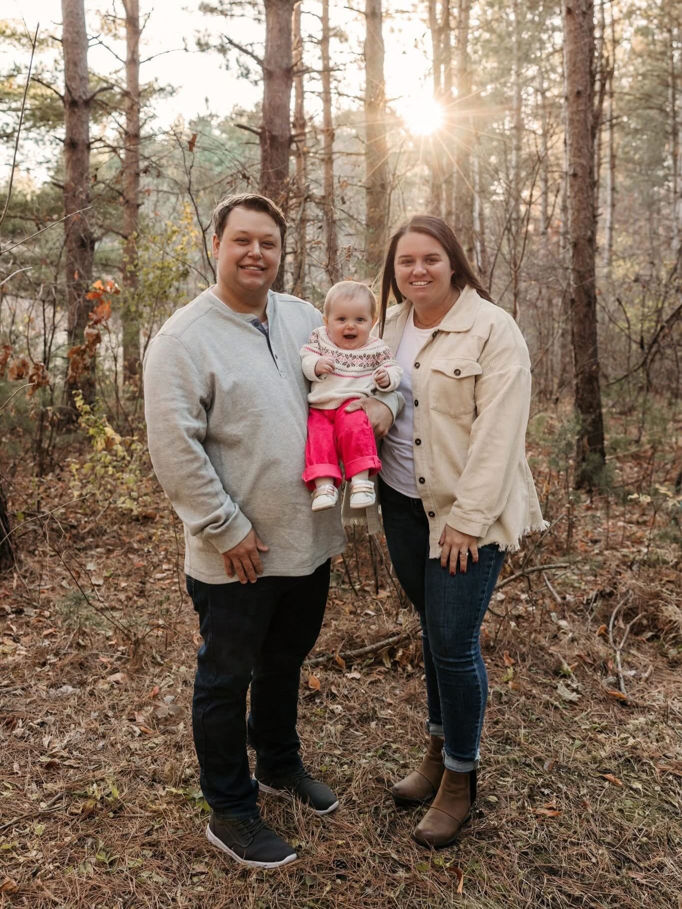 I had the best time with this sweet family during their session this week &mdash; especially with their little girl who is turning ONE so soon! ❤️ Watching her explore, celebrate with her cake smash, and give us those big, contagious smiles&hellip; I