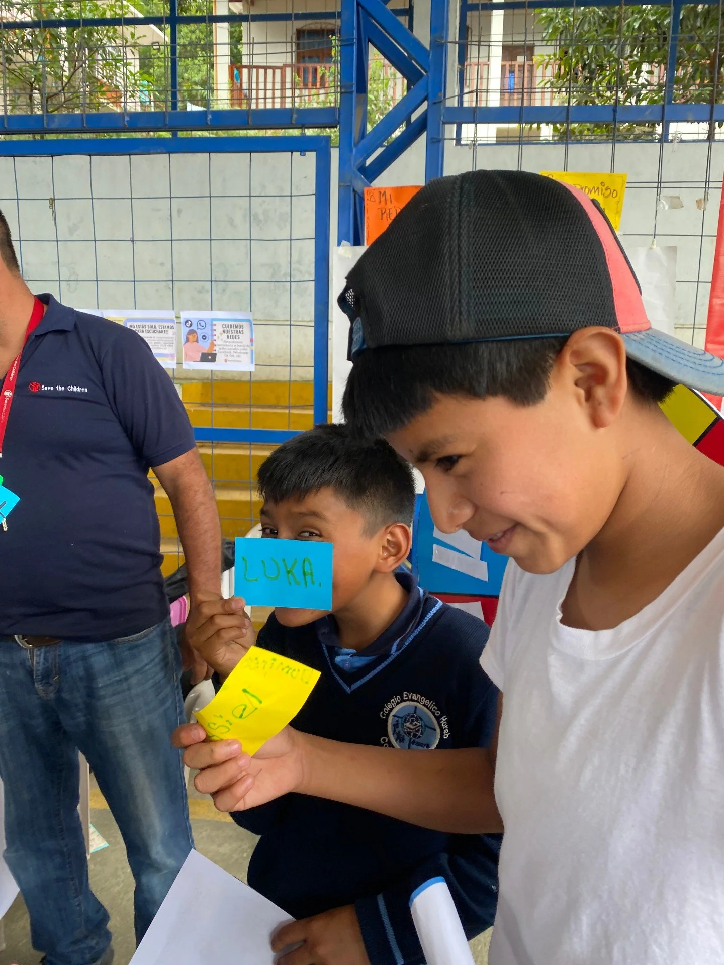 Last month, several organizations visited Colegio Horeb and created interactive stations for students. Through games and hands-on activities, students explored important lessons for everyday life.

They learned about their rights and responsibilities