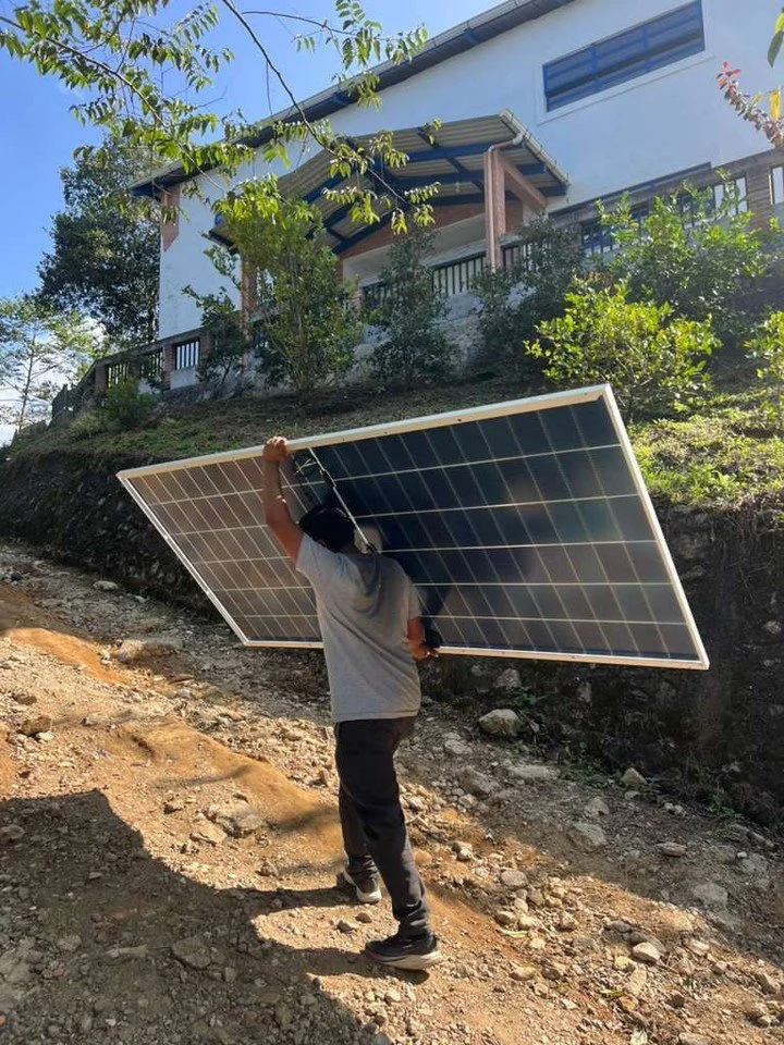 As the school leaders and the WIND community prayed for a new campus, they also prayed that Colegio Horeb would be a light to the community of San Juan Cotzal. With solar energy, that prayer has been answered in a very literal way. When the power goe
