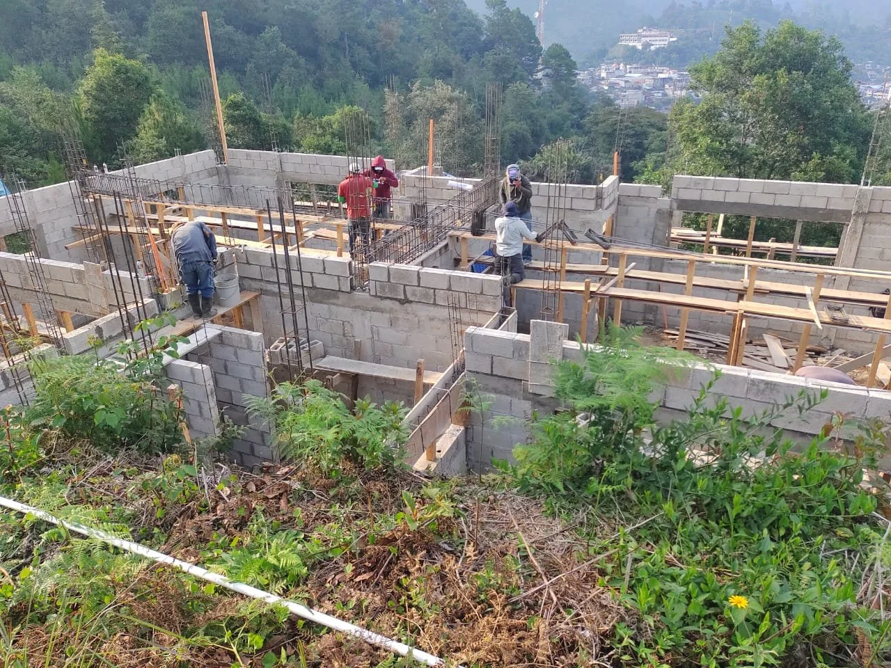 &ldquo;Unless the Lord builds the house, the builders labor in vain.&rdquo;
Psalm 127:1

This month, we&rsquo;ve been looking back at how the Colegio Horeb campus took shape. We also want to thank the people who built it. They worked with the confide