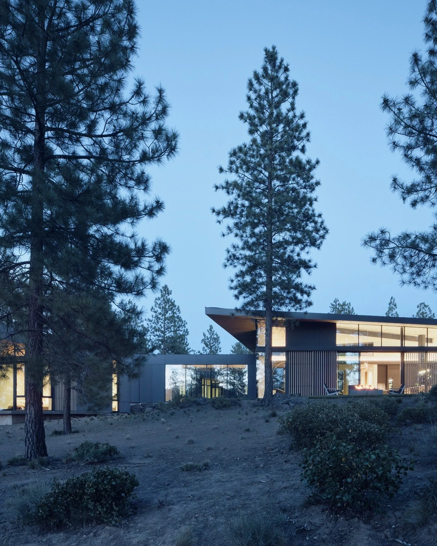 The Bend Hideaway. Over two years of work, thousands of decisions, and a team that never cut corners. Proud to see this one featured on @wallpapermag Built by Copperline Homes. Designed by @feldmanarchitecture. Central Oregon at its best. 🏔️

Link t