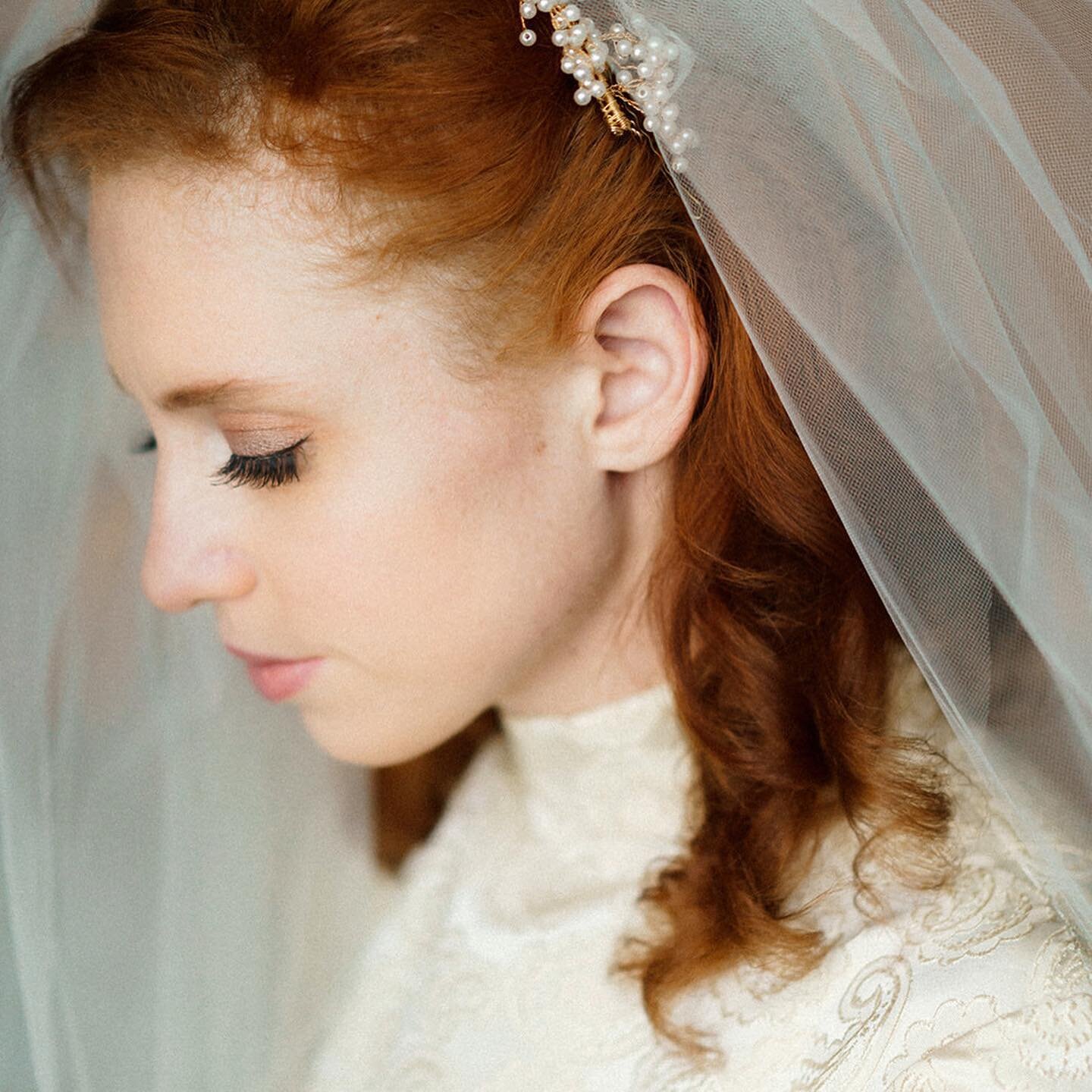 Do you have a favorite facial feature? Let&rsquo;s highlight it! Our genetic makeup is what makes us unique and memorable.

This beauty had the most gorgeous red hair, and I couldn&rsquo;t contain my excitement! For her wedding day we chose muted war
