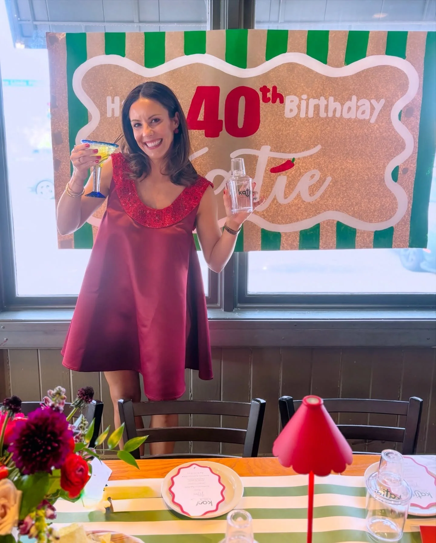 POV: you have the 40th birthday of your dreams at @chilis! My go-to for celebrations and comfort since I was little, dressed up for a 40th f&ecirc;te! A most special day with dear friends at my favorite place! 

Major thank yous to:
🌶️ @laurenchismf